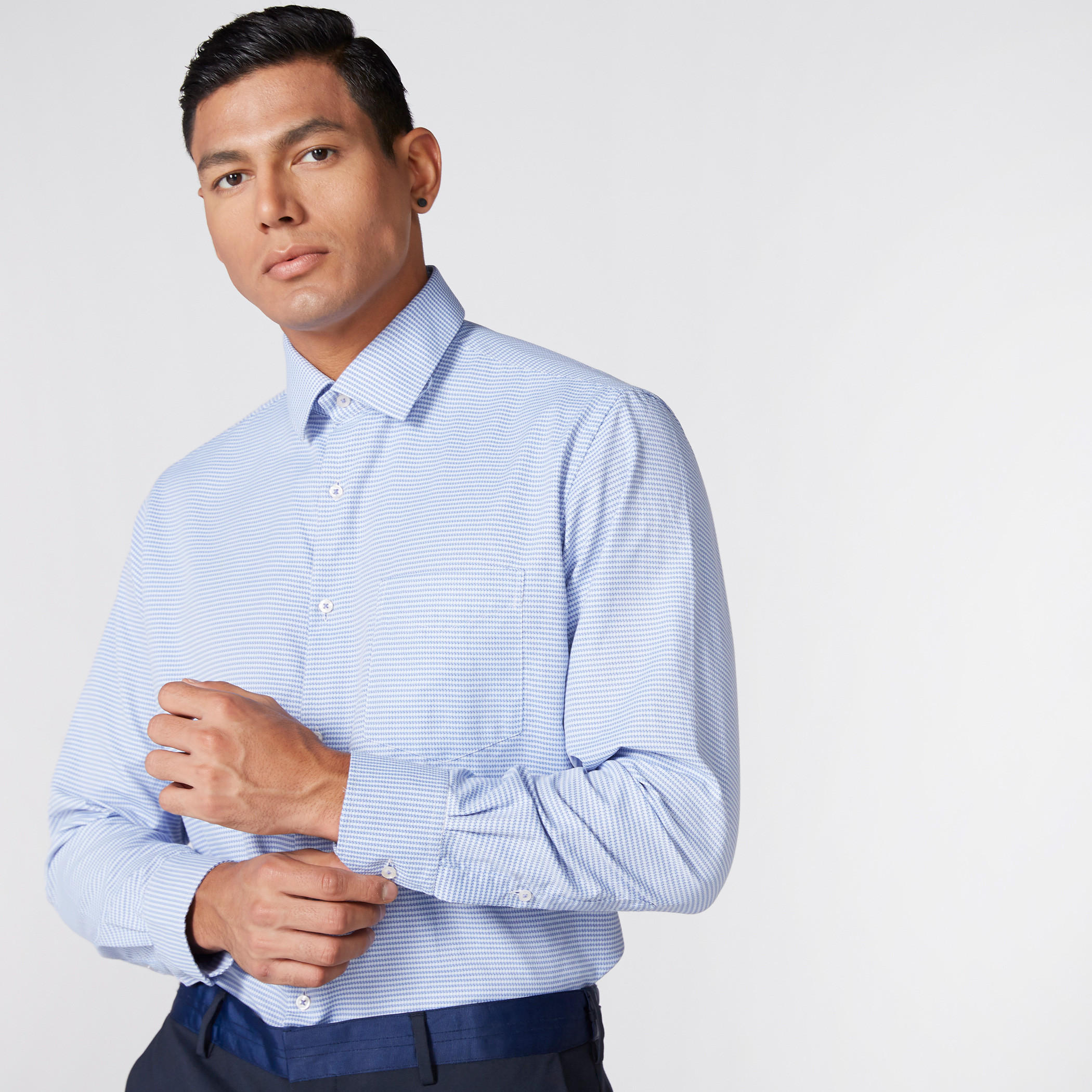 قميص مقلّم بأكمام طويلة وأزرار-men-clothing-shirts-image-2