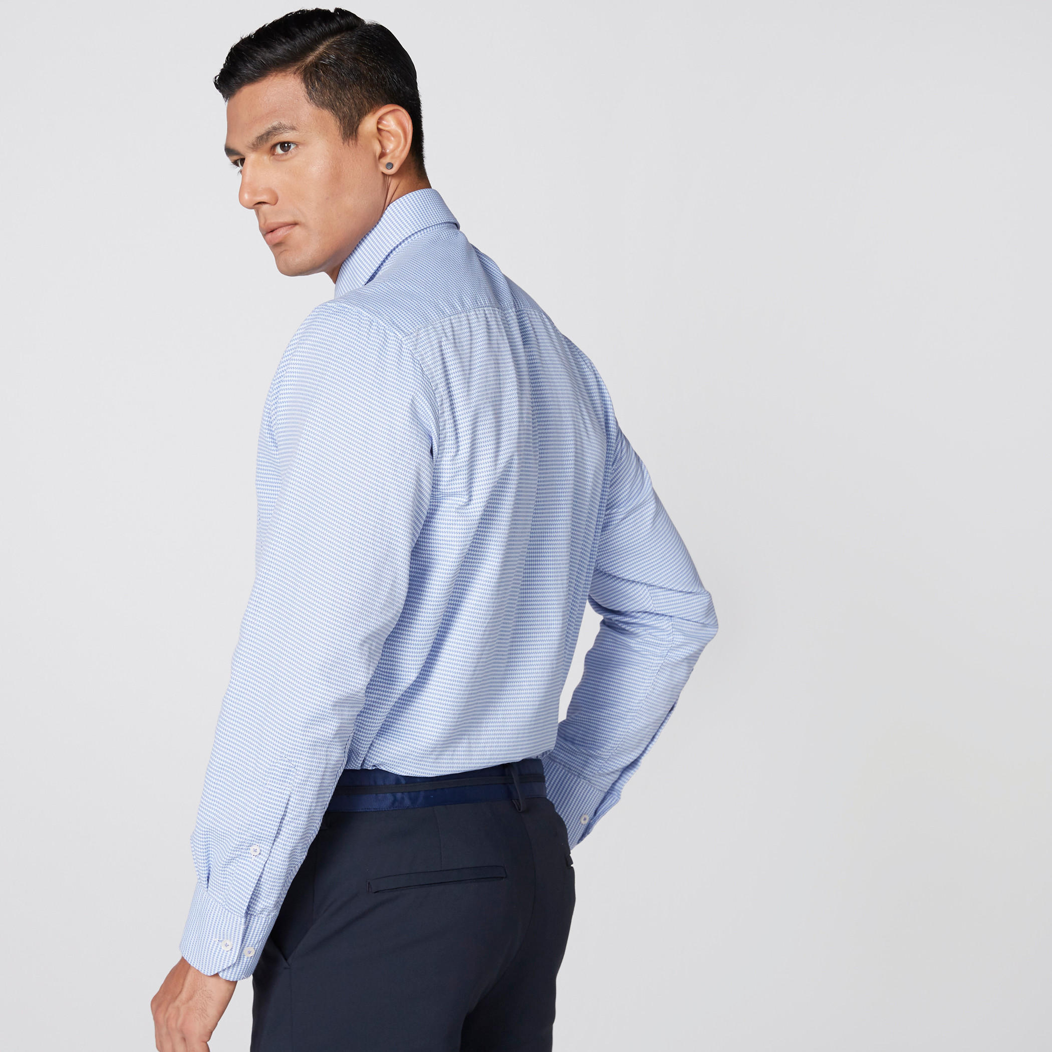 قميص مقلّم بأكمام طويلة وأزرار-men-clothing-shirts-image-4