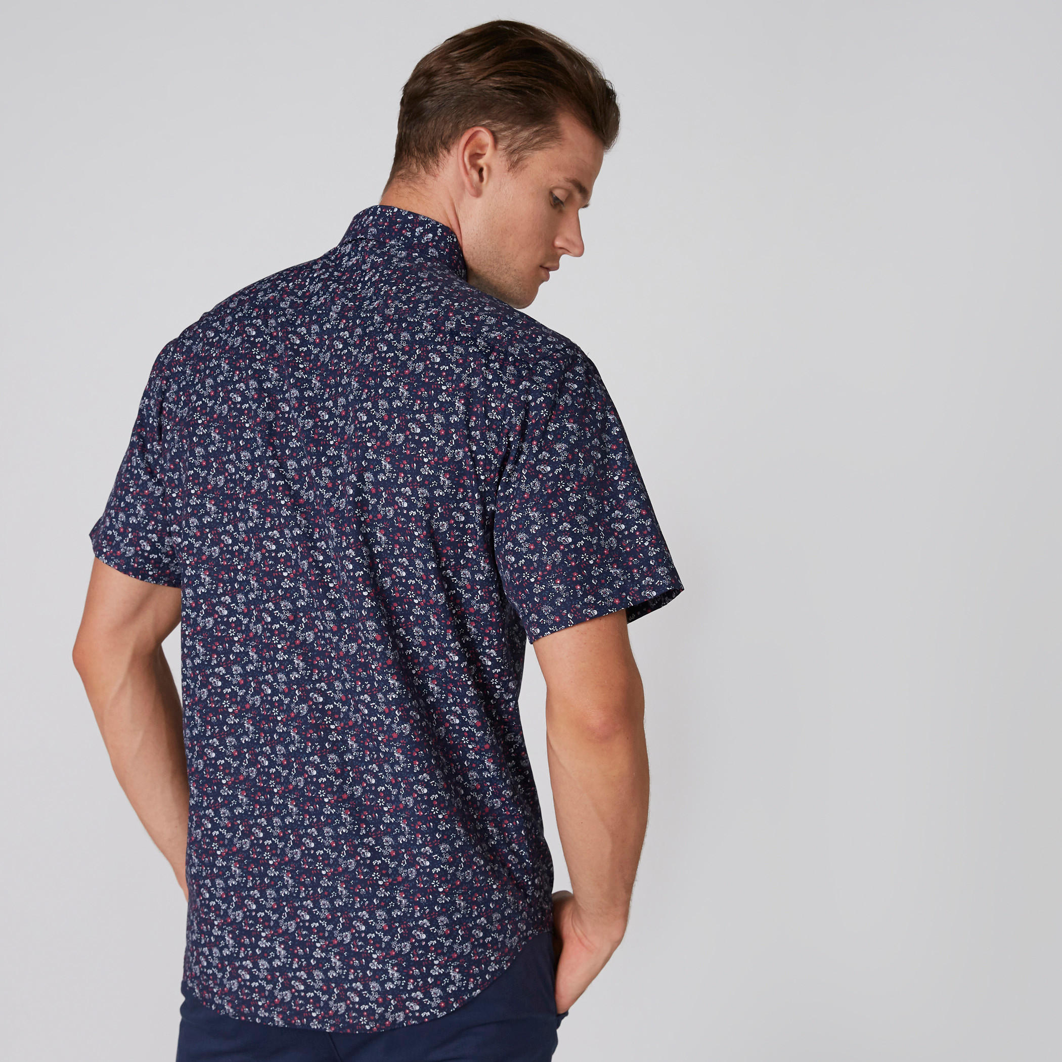 قميص منقوش بأكمام قصيرة وأزرار-men-clothing-shirts-image-2