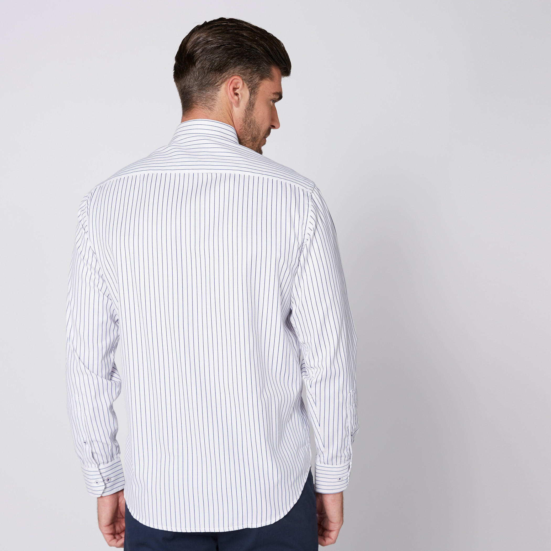 قميص مقلّم بأكمام طويلة وأزرار-men-clothing-shirts-image-2
