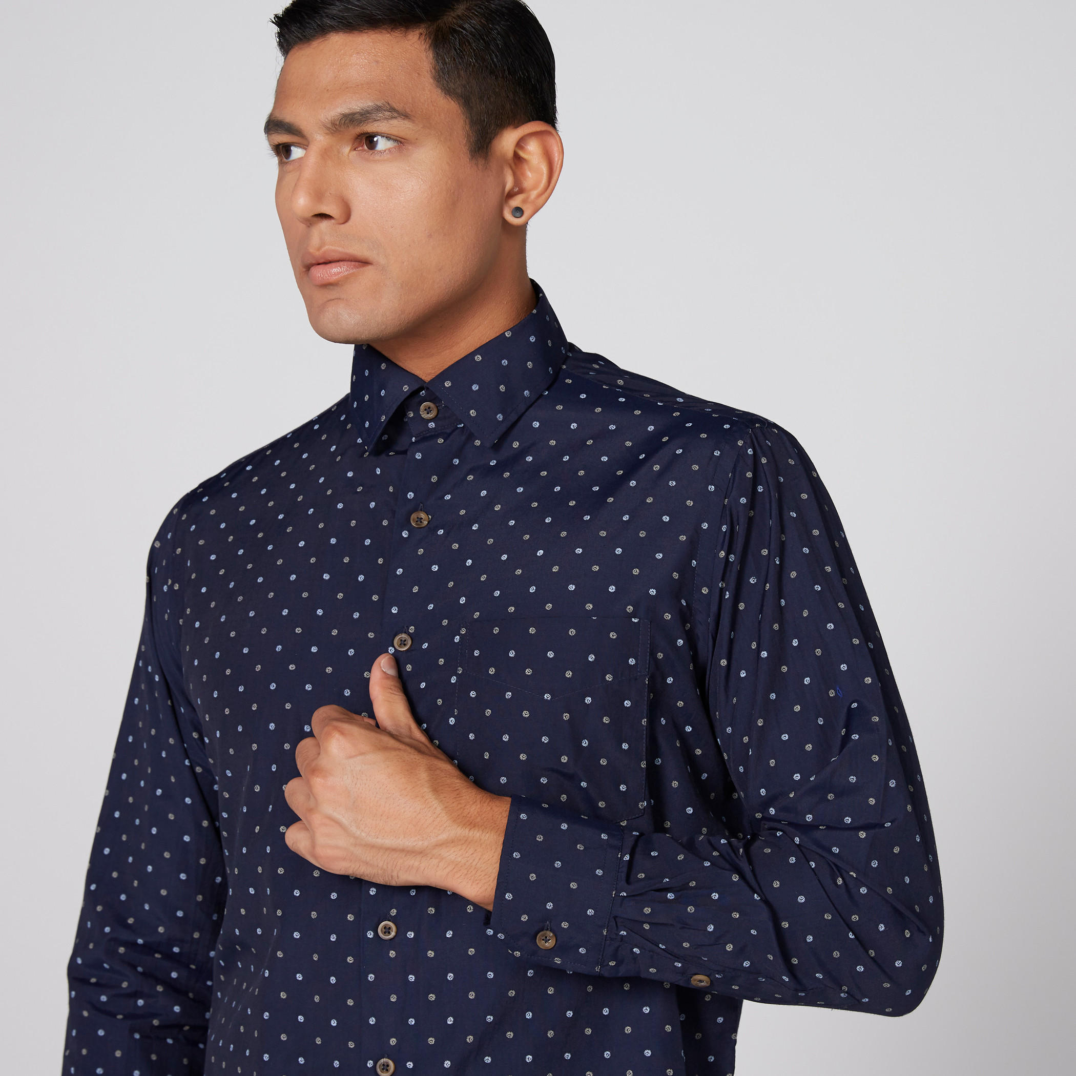 قميص بطبعات بأكمام طويلة وأزرار-men-clothing-shirts-image-4
