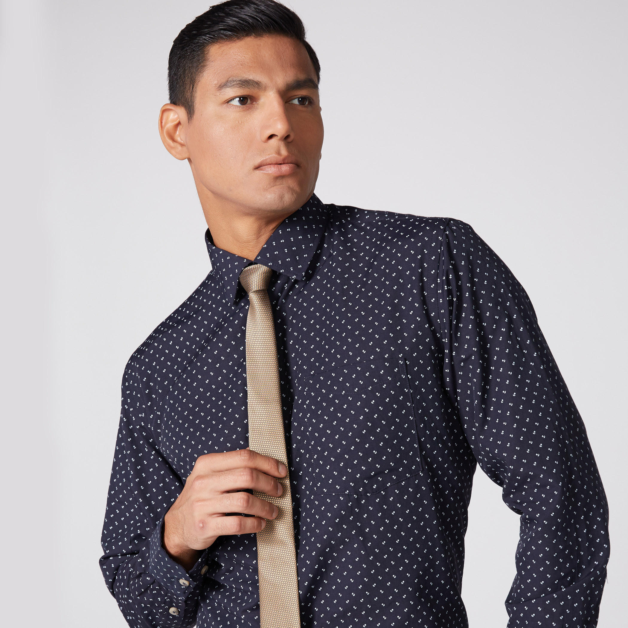 ربطة عنق بارزة الملمس بقصّة عادية-men-tiesandcufflinks-pocketsquares-image-2