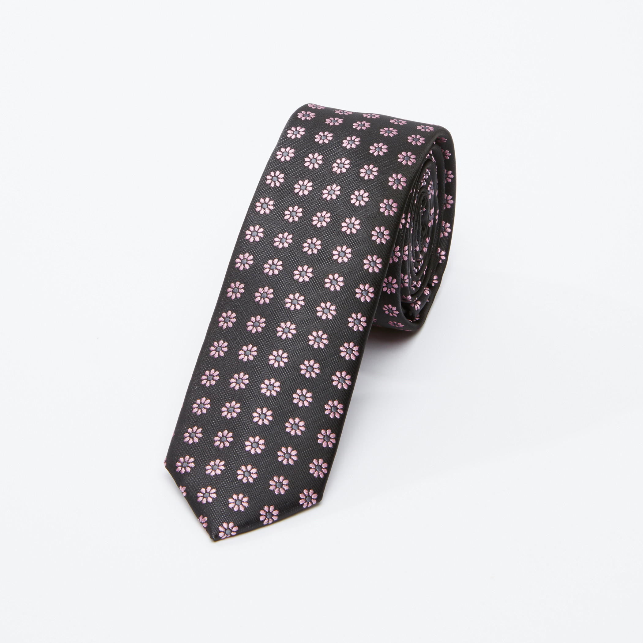 ربطة عنق مطرّزة بقصّة عادية-men-tiesandcufflinks-pocketsquares-image-1