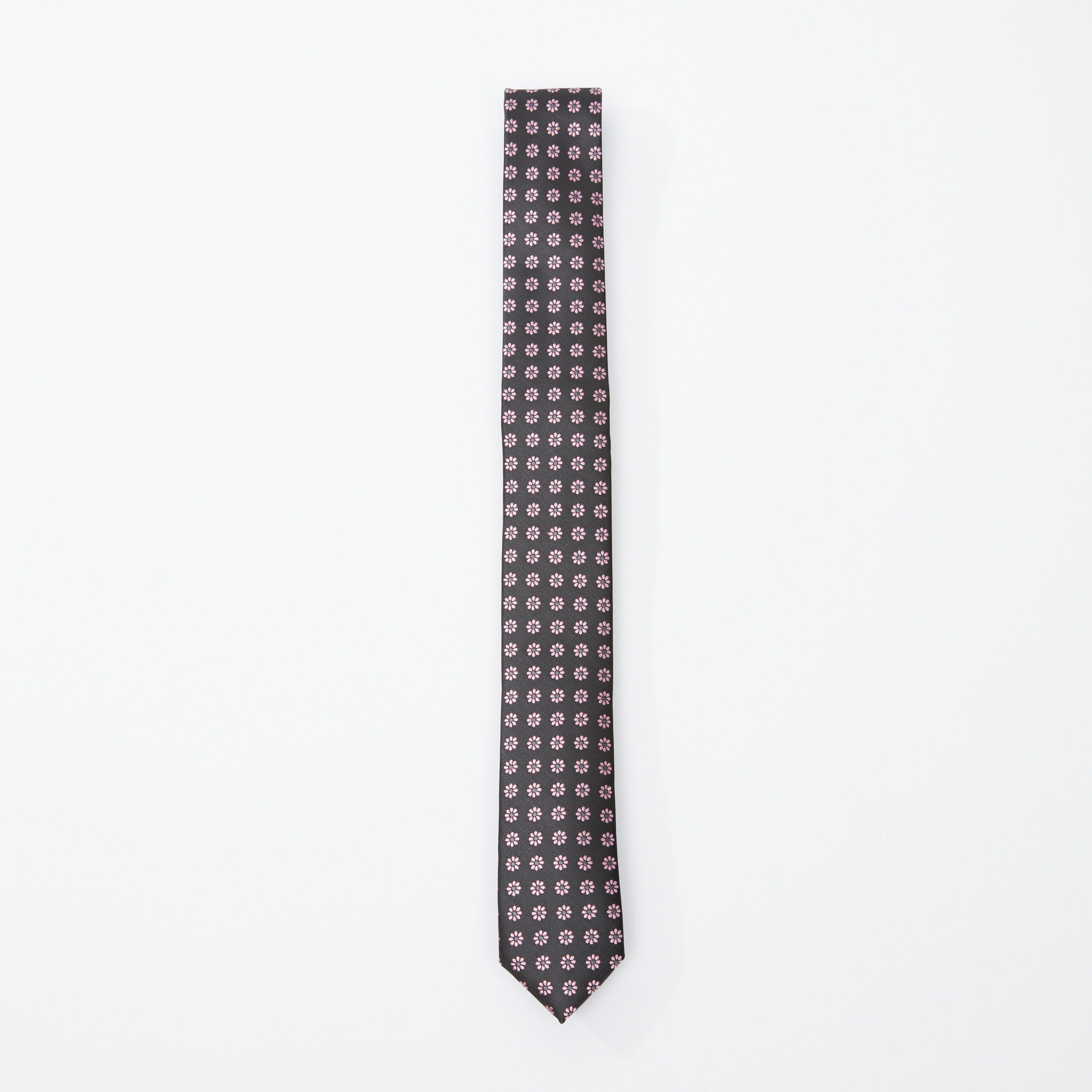 ربطة عنق مطرّزة بقصّة عادية-men-tiesandcufflinks-pocketsquares-image-3