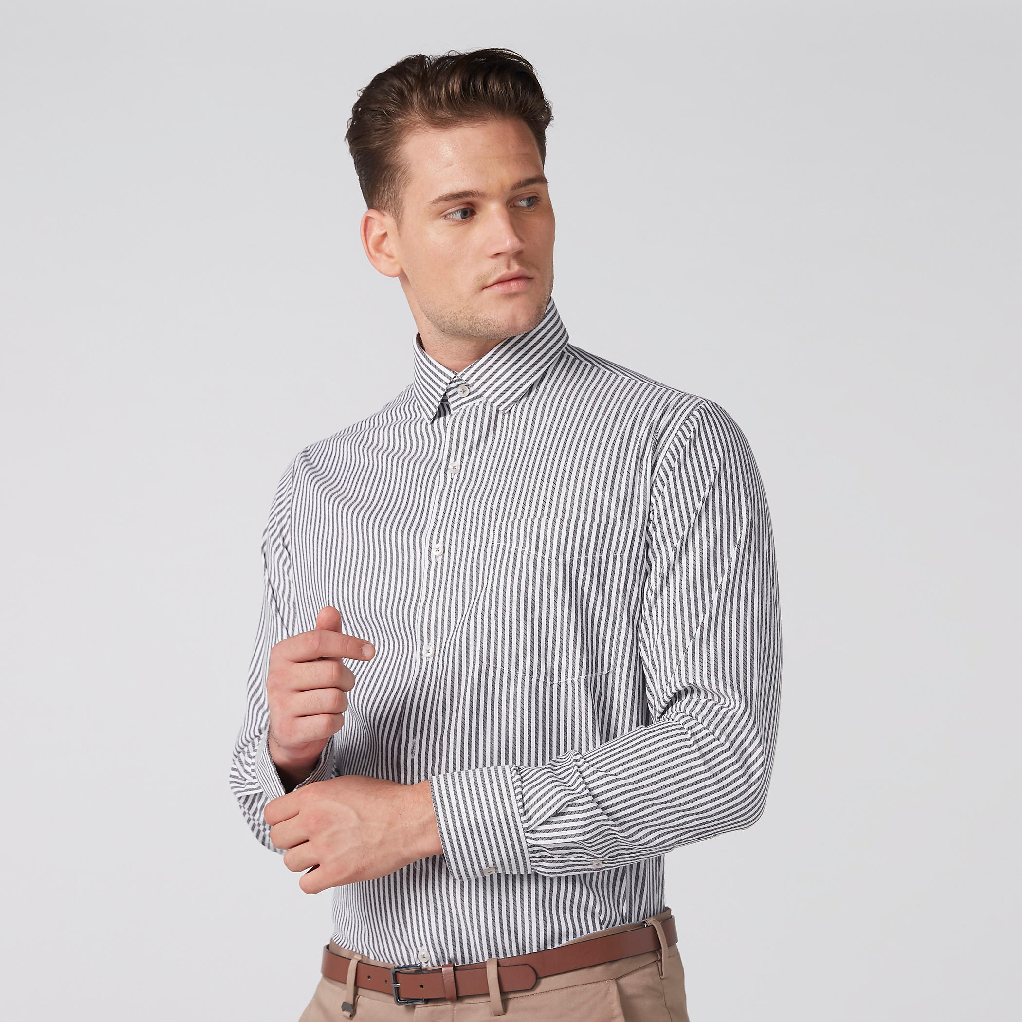 قميص مخطط سهل الكي بأكمام طويلة وأزرار-men-clothing-shirts-image-1