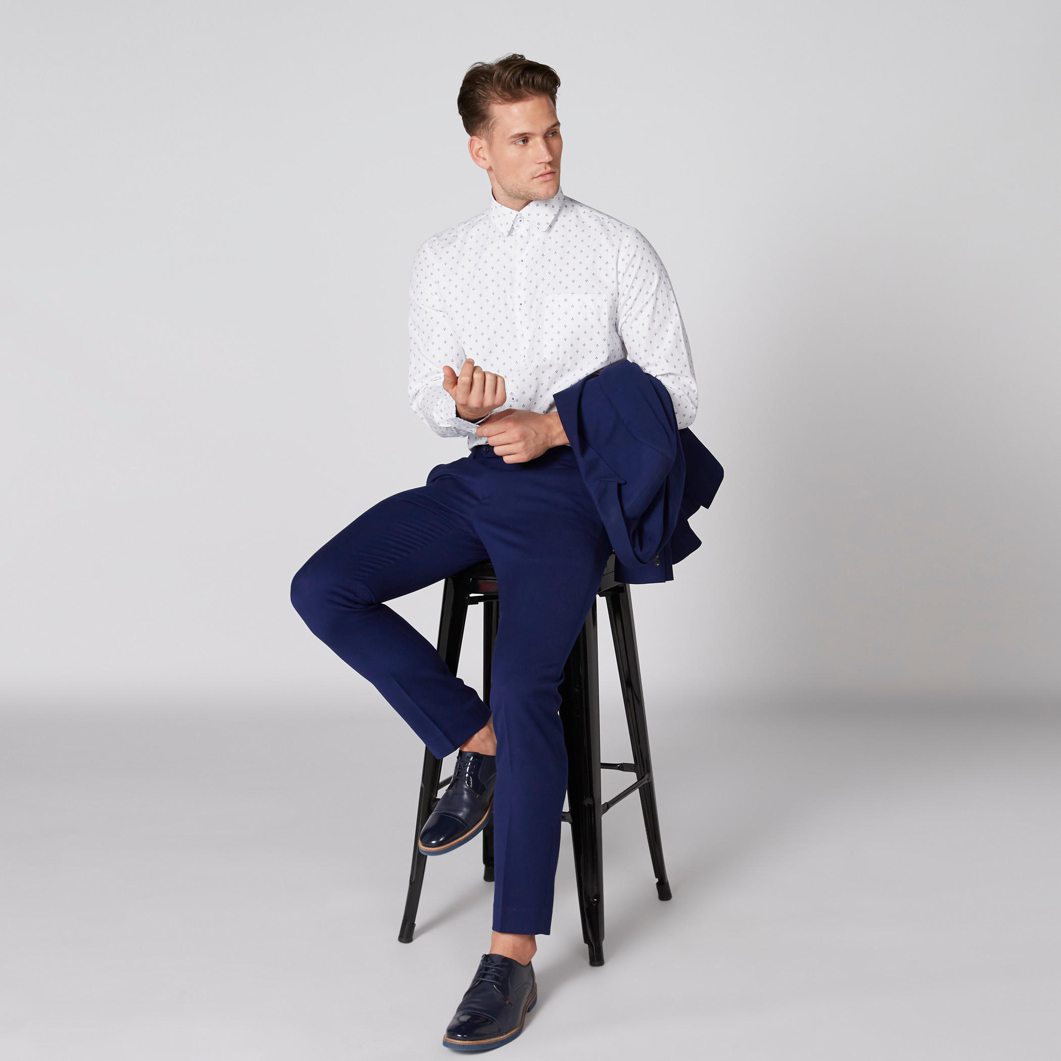 قميص سهل الكي بأكمام طويلة وأزرار وطبعات-men-clothing-shirts-image-3