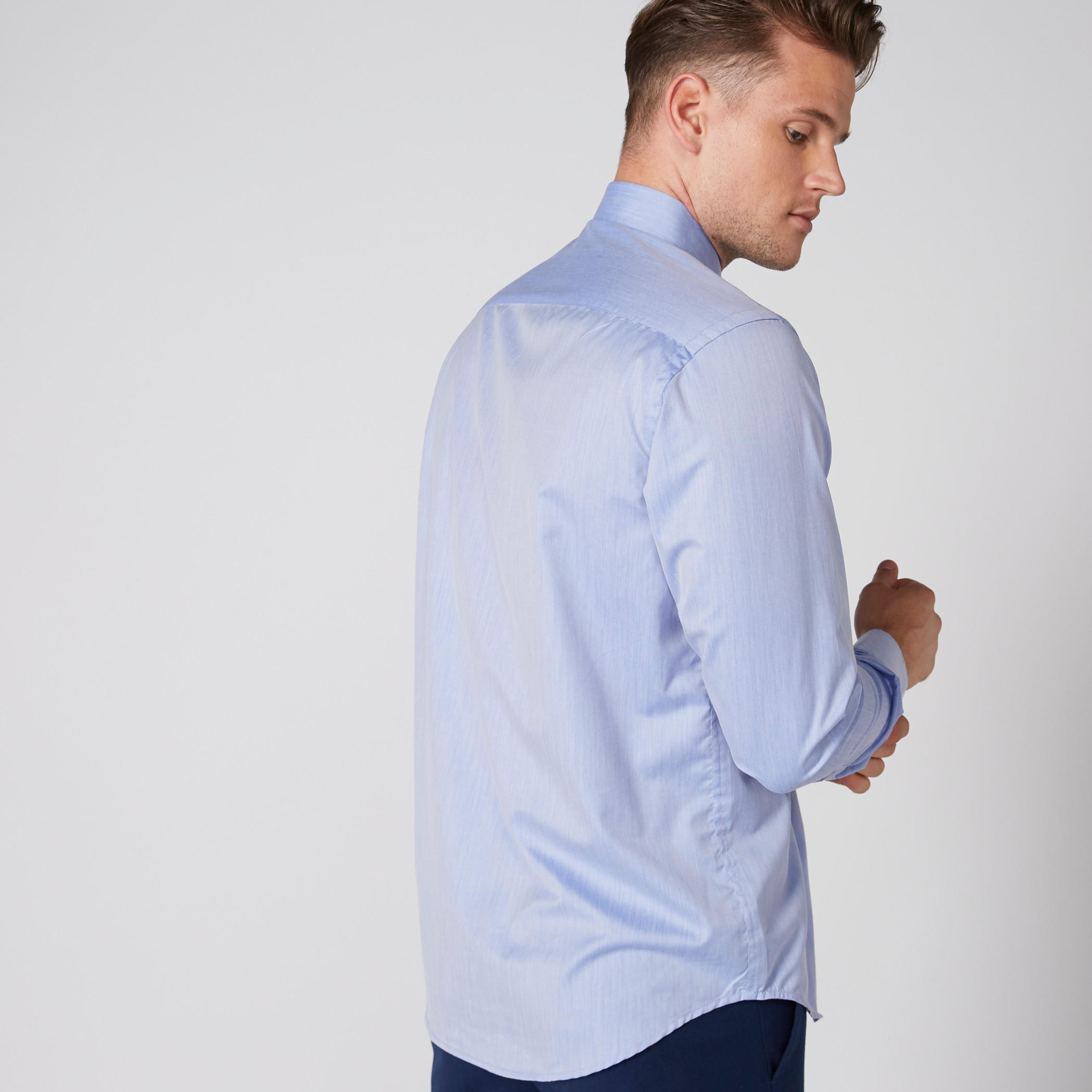 قميص سهل الكي بأكمام طويلة وأزرار وجيب على الصدر-men-clothing-shirts-image-2