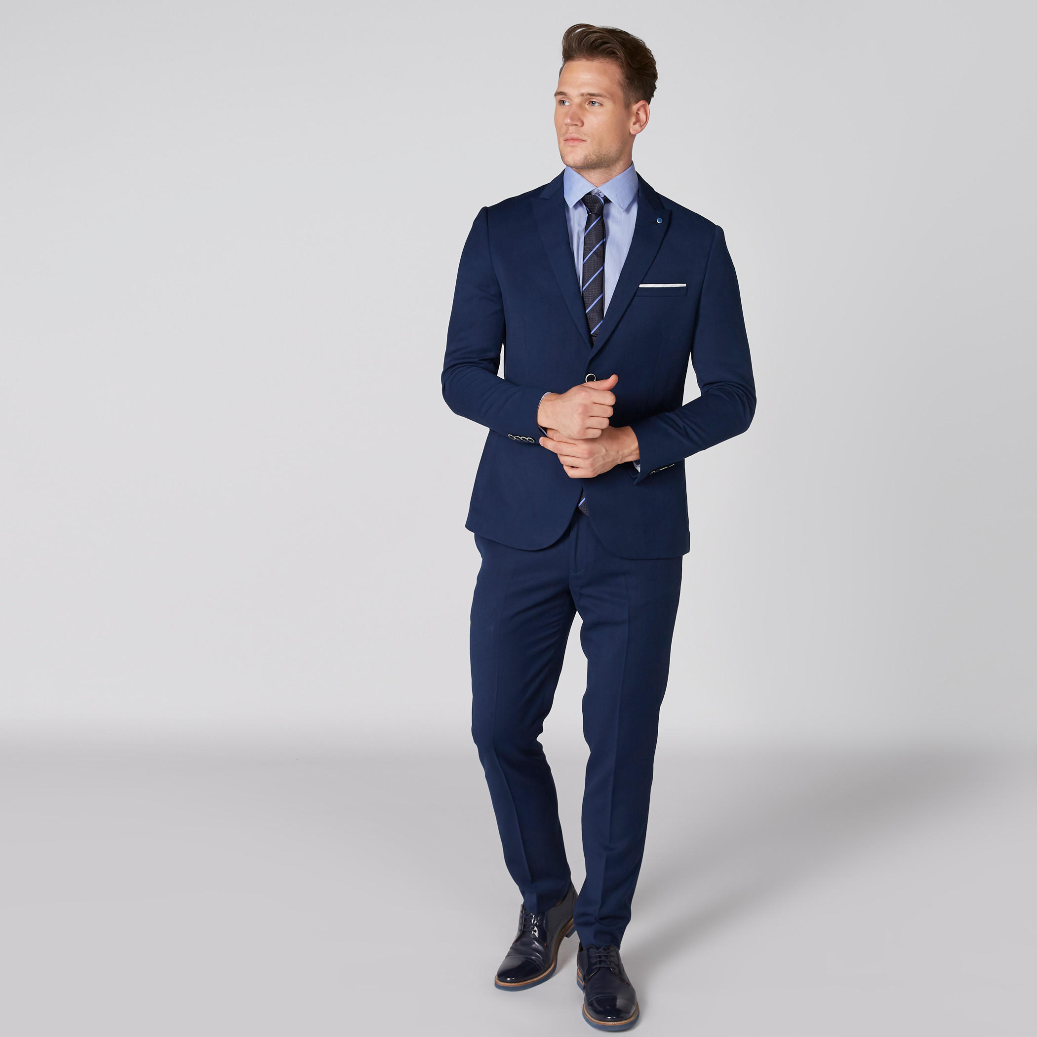 قميص سهل الكي بأكمام طويلة وأزرار وجيب على الصدر-men-clothing-shirts-image-3