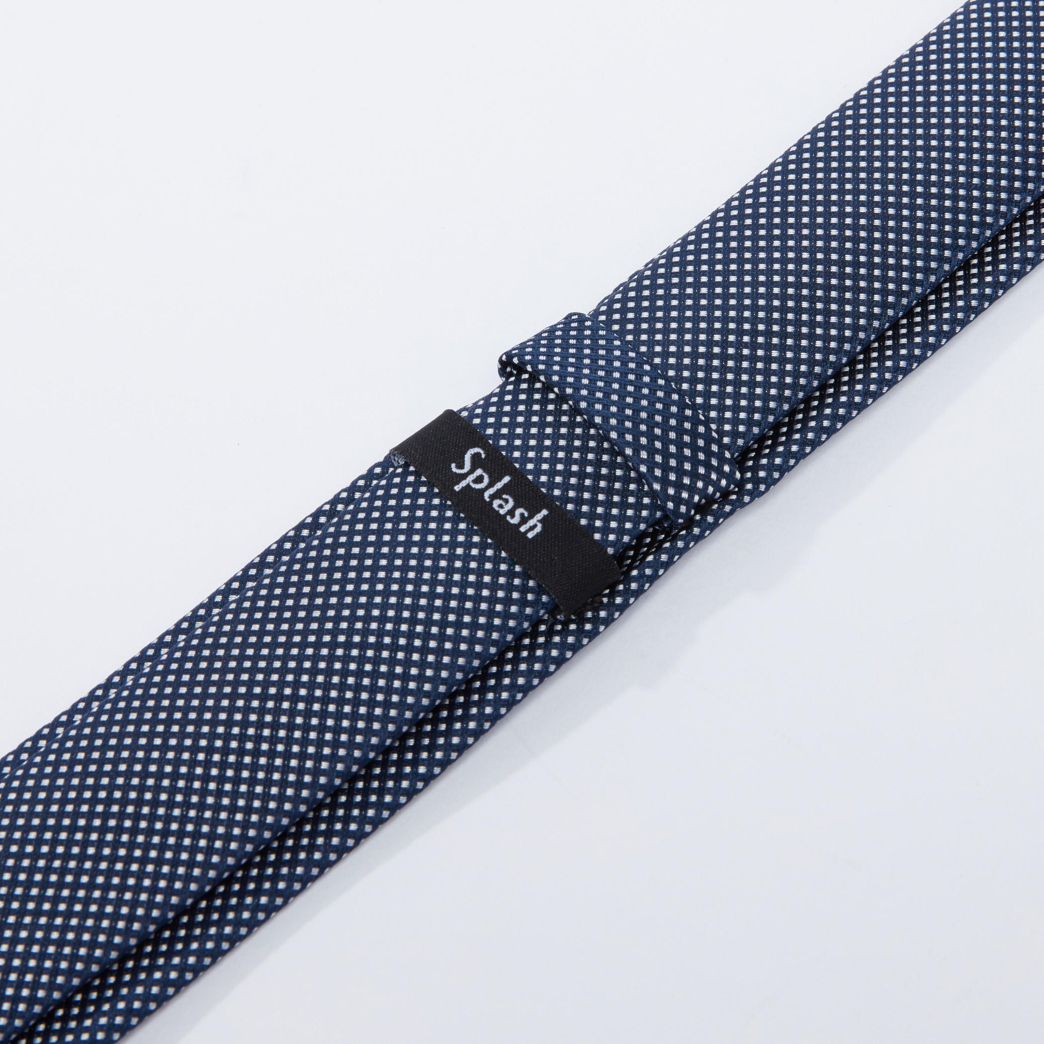 ربطة عنق عادية بطبعات-men-tiesandcufflinks-pocketsquares-image-2