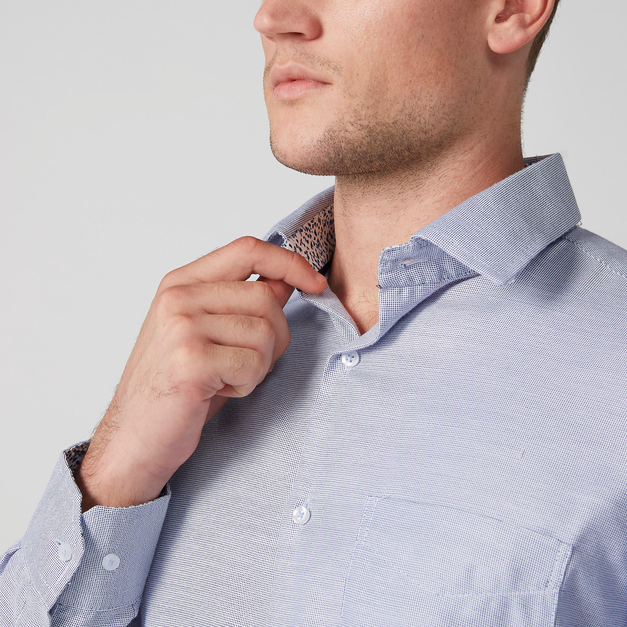قميص رسمي سهل الكي بأكمام طويلة وجيوب-men-clothing-shirts-image-4