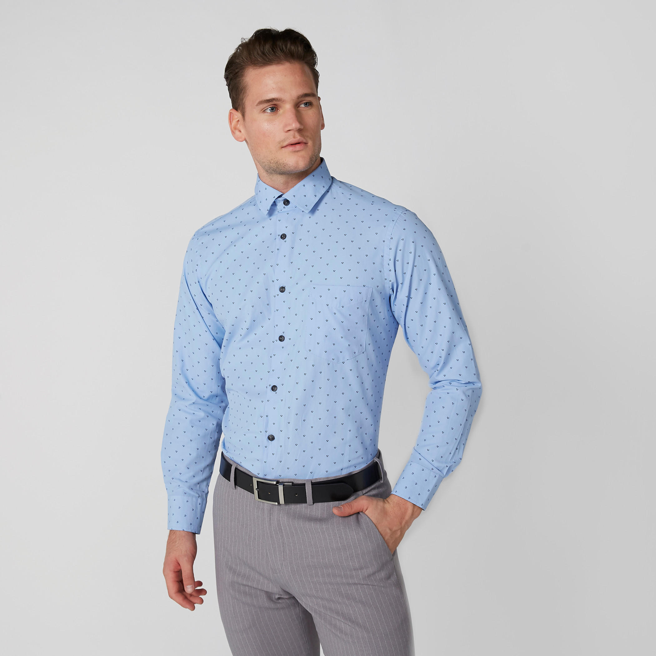 قميص سهل الكي بأكمام طويلة وجيب على الصدر وطبعات-men-clothing-shirts-image-1