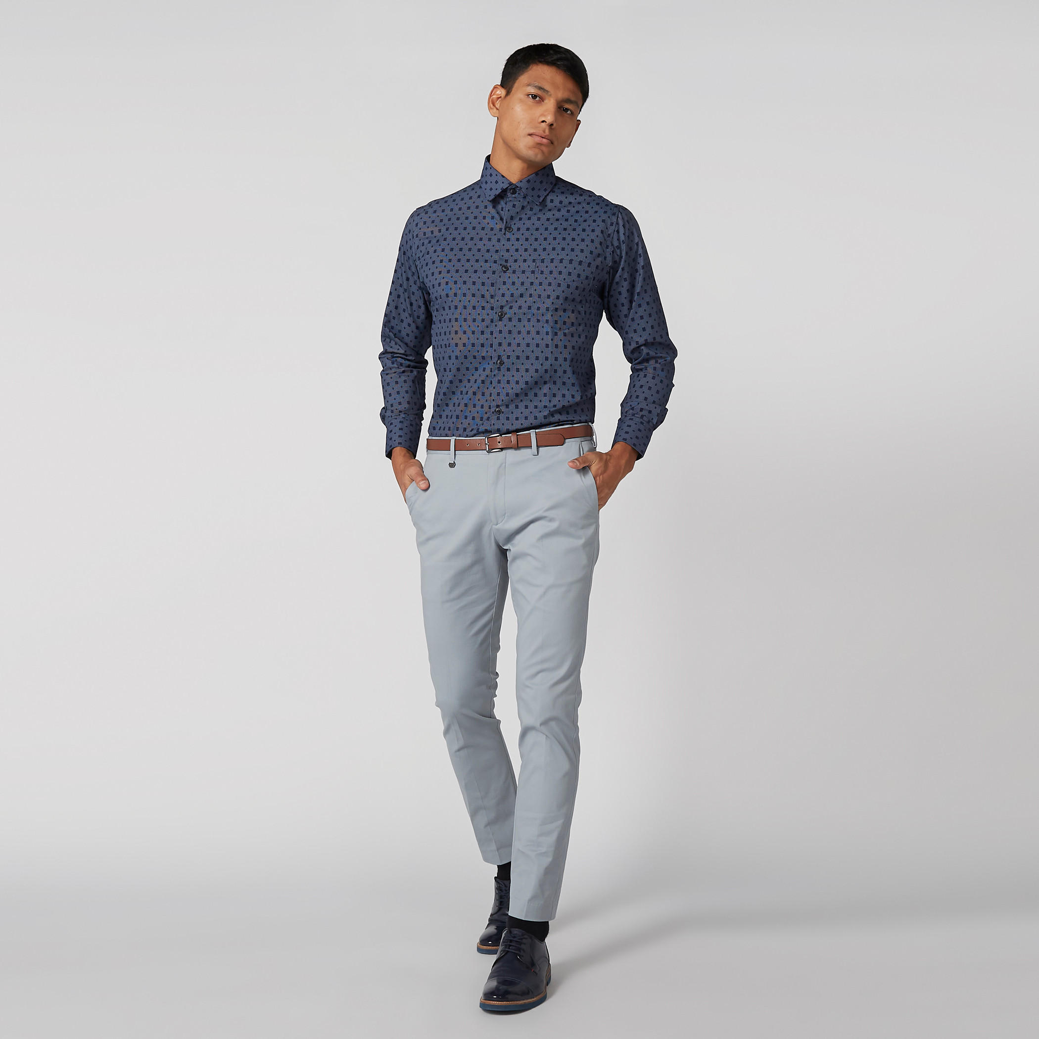 قميص سهل الكي بأكمام طويلة وجيوب وطبعات -men-clothing-shirts-image-2