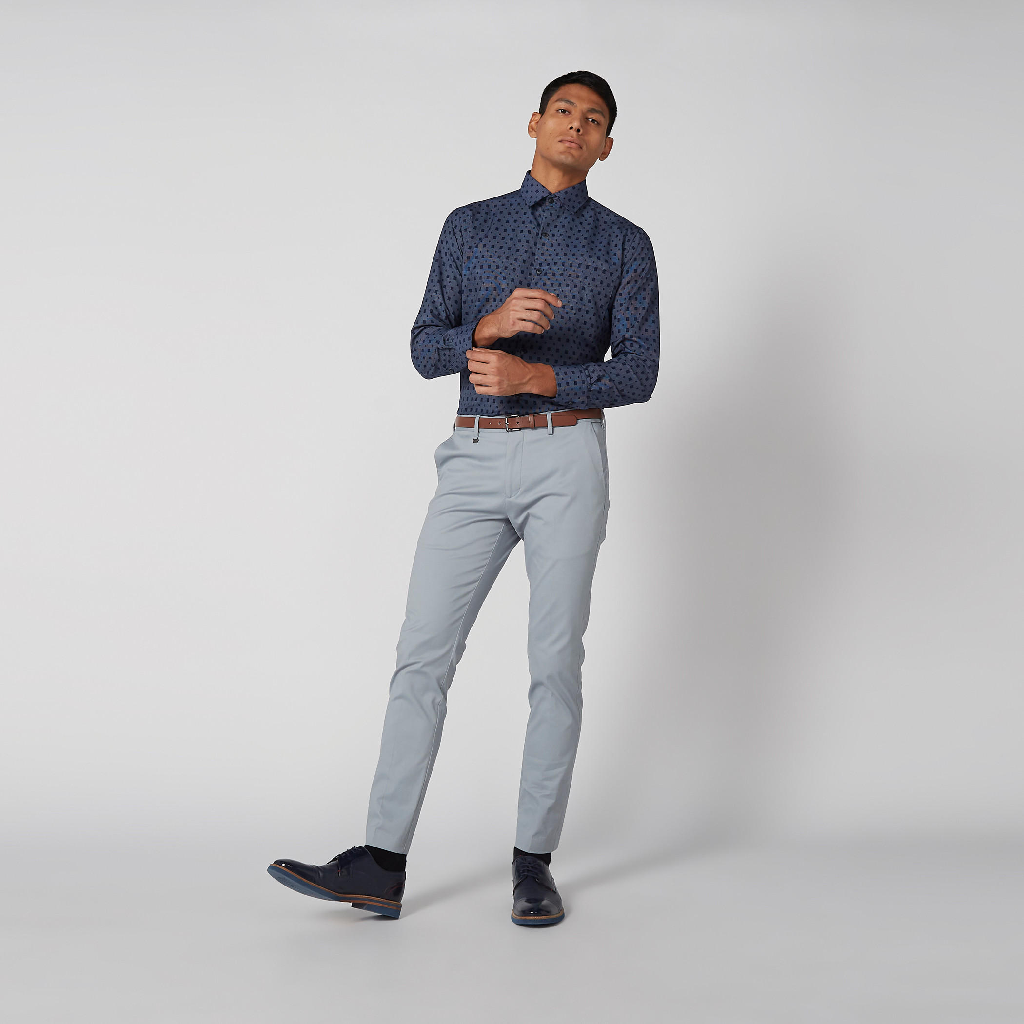 قميص سهل الكي بأكمام طويلة وجيوب وطبعات -men-clothing-shirts-image-4