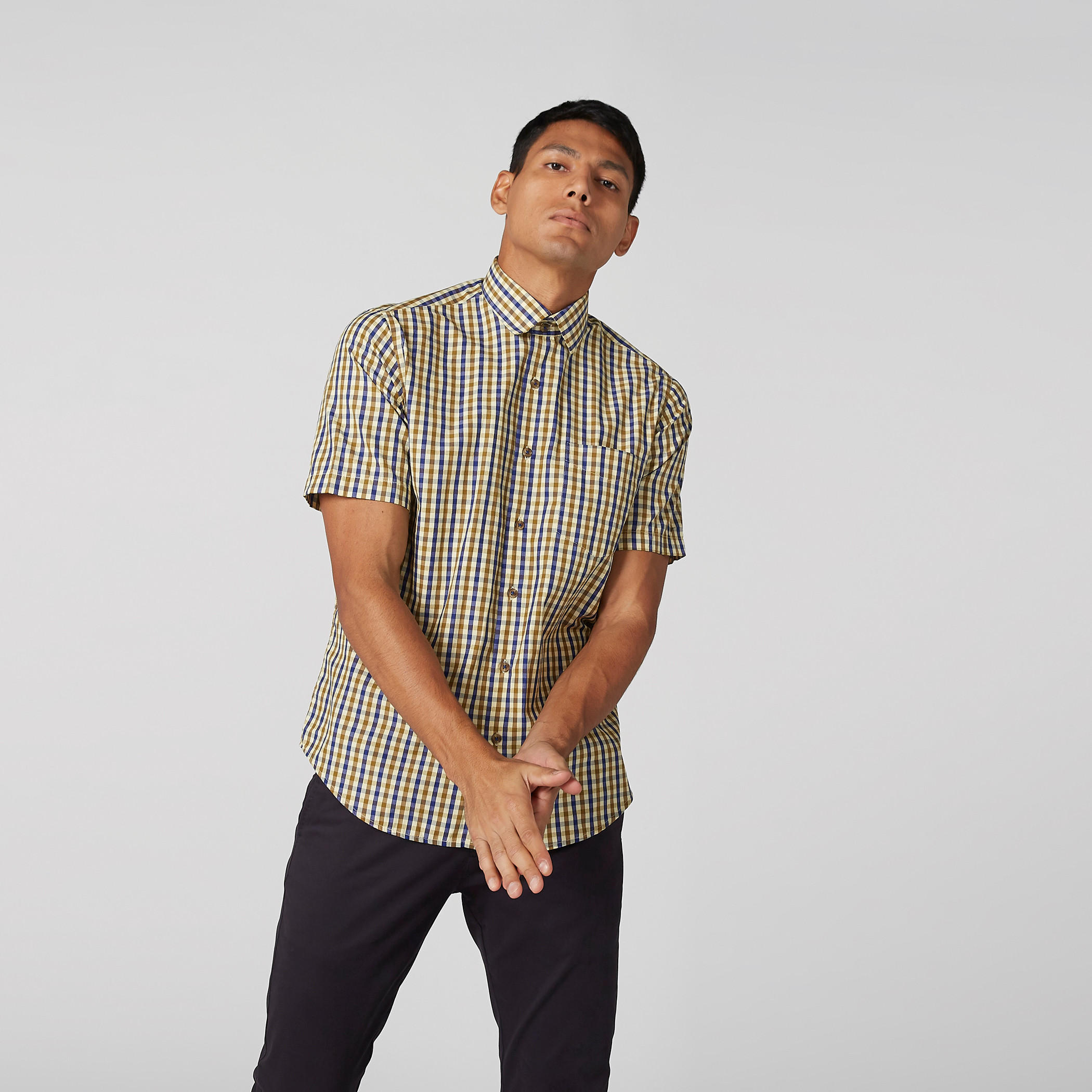 قميص كاروهات بأكمام قصيرة وتفاصيل جيوب سهل الكب-men-clothing-shirts-image-1