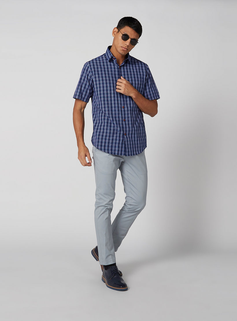 قميص مربعات سهل الكي بأكمام قصيرة وجيوب-men-clothing-shirts-image-2