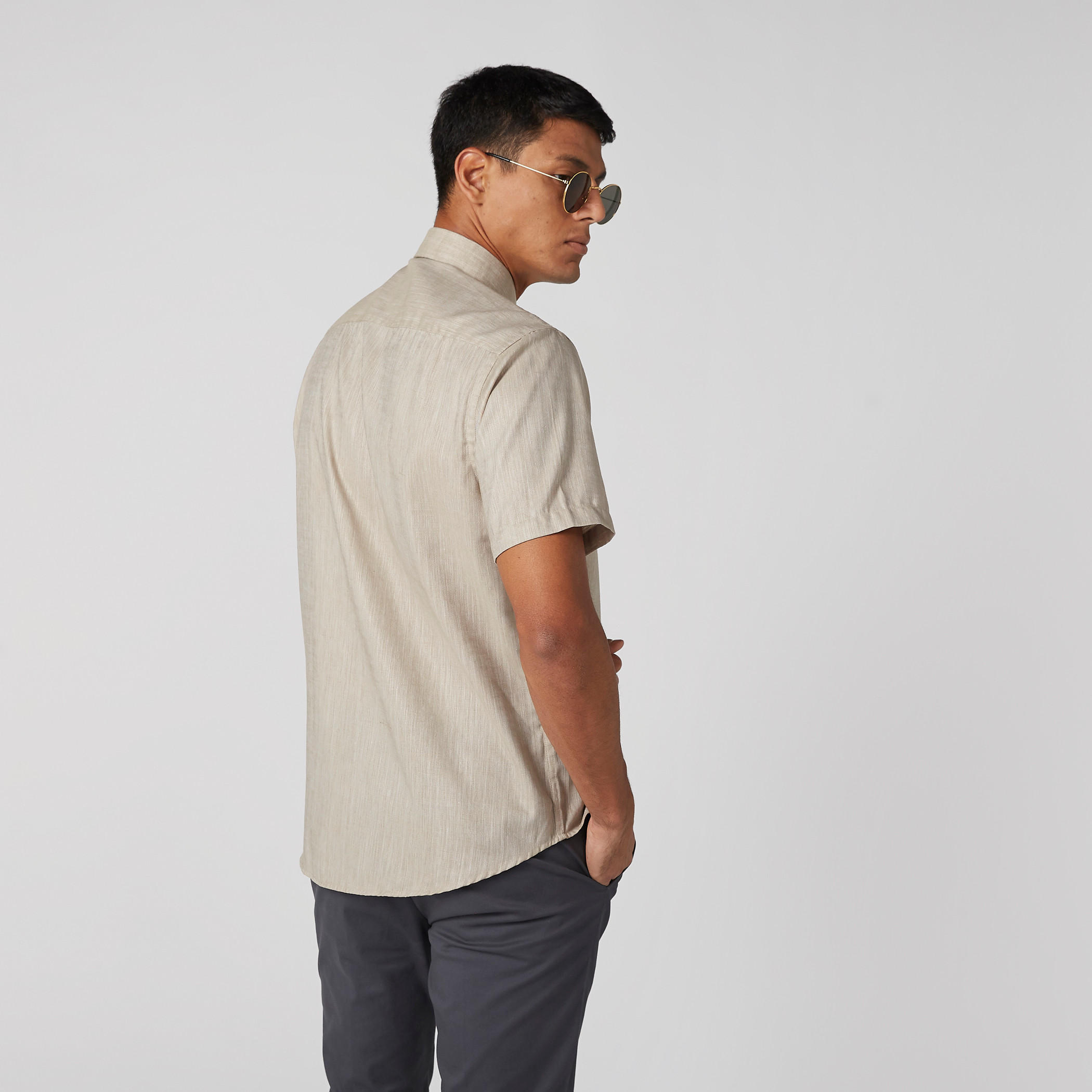 قميص سهل الكي بأكمام قصيرة وأزرار وجيوب -men-clothing-shirts-image-3