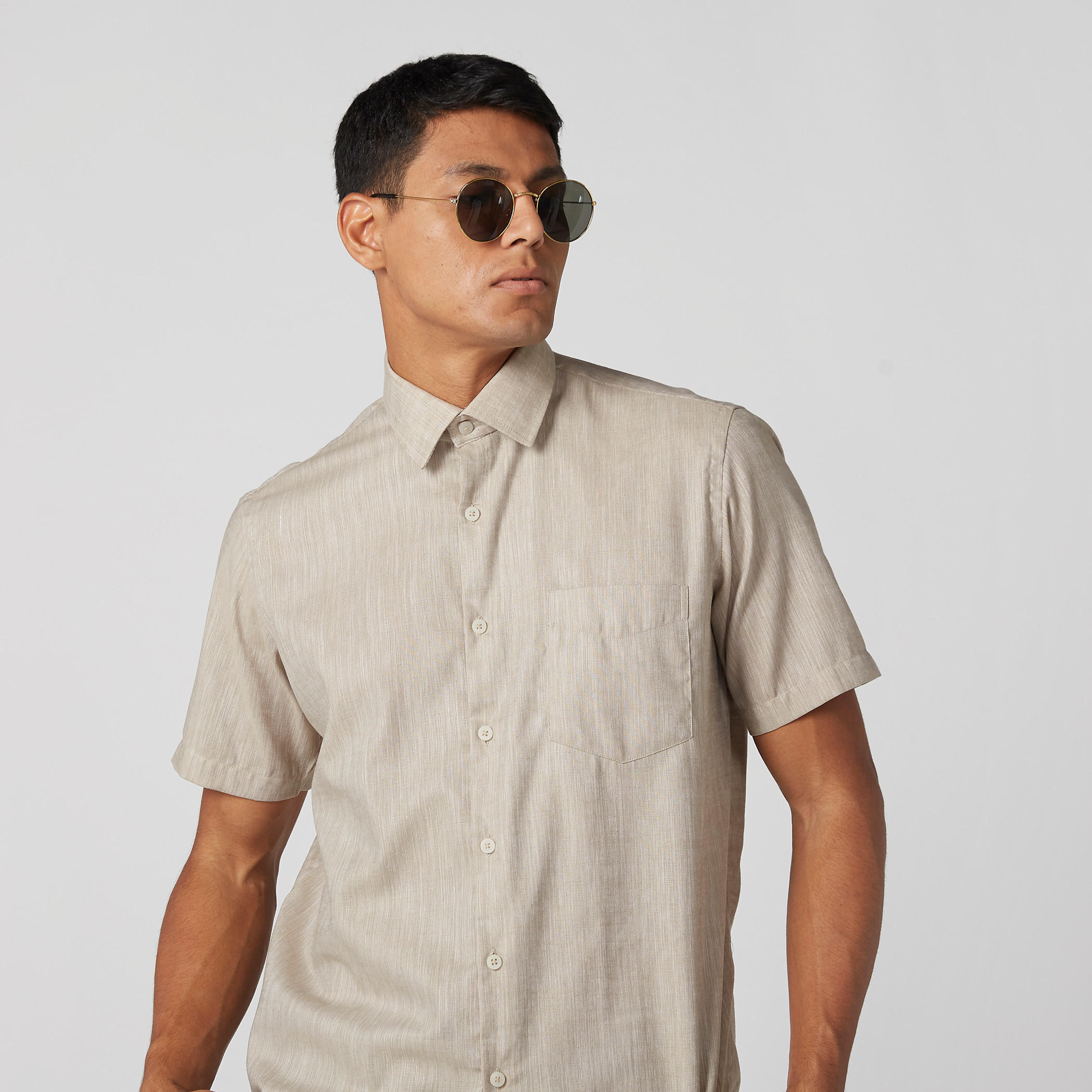 قميص سهل الكي بأكمام قصيرة وأزرار وجيوب -men-clothing-shirts-image-4