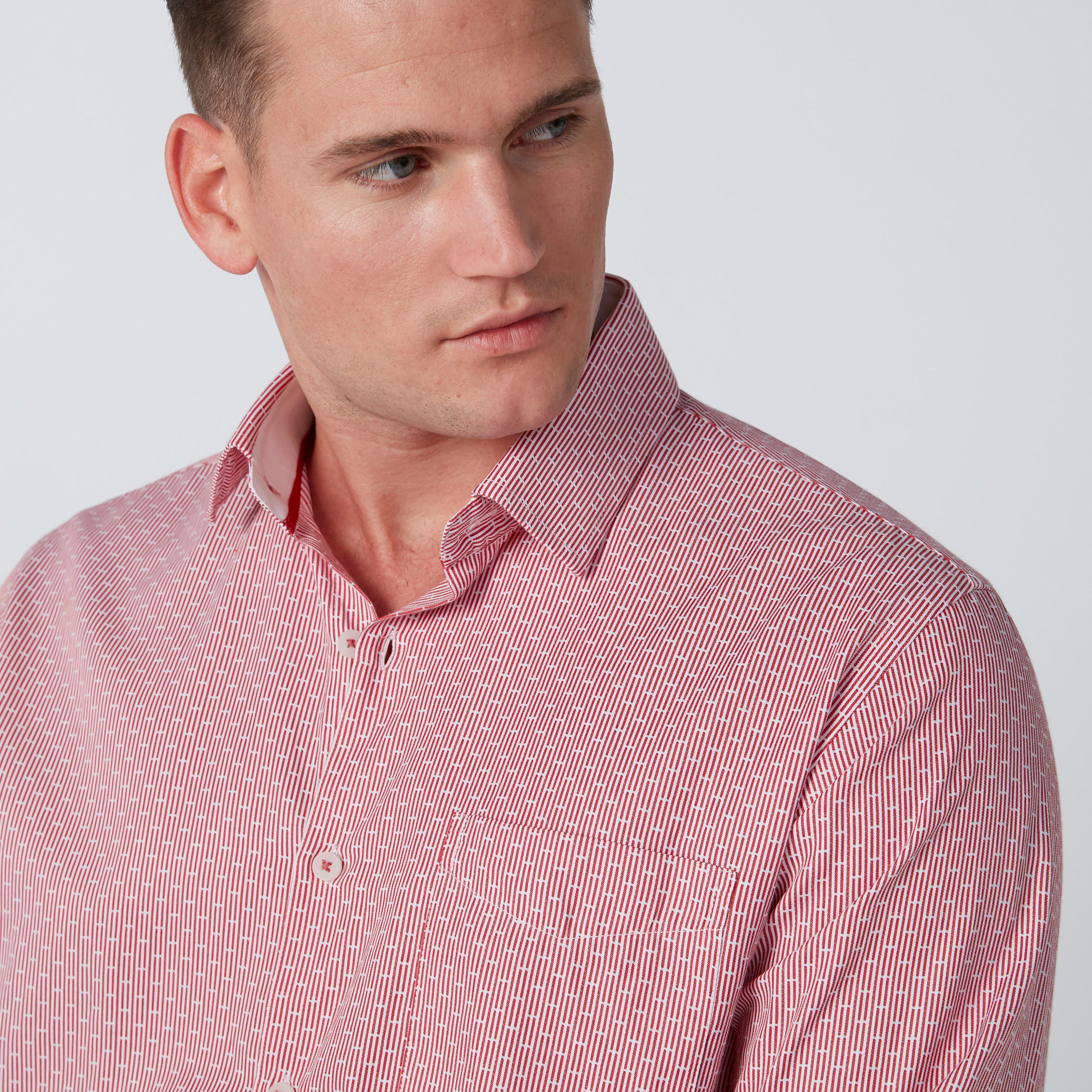 قميص مخطط سهل الكي بأكمام طويلة وجيوب-men-clothing-shirts-image-4