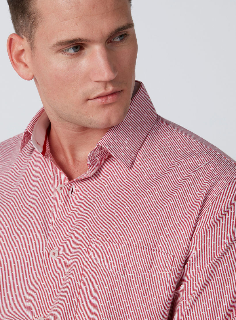 قميص مخطط سهل الكي بأكمام طويلة وجيوب-men-clothing-shirts-image-4