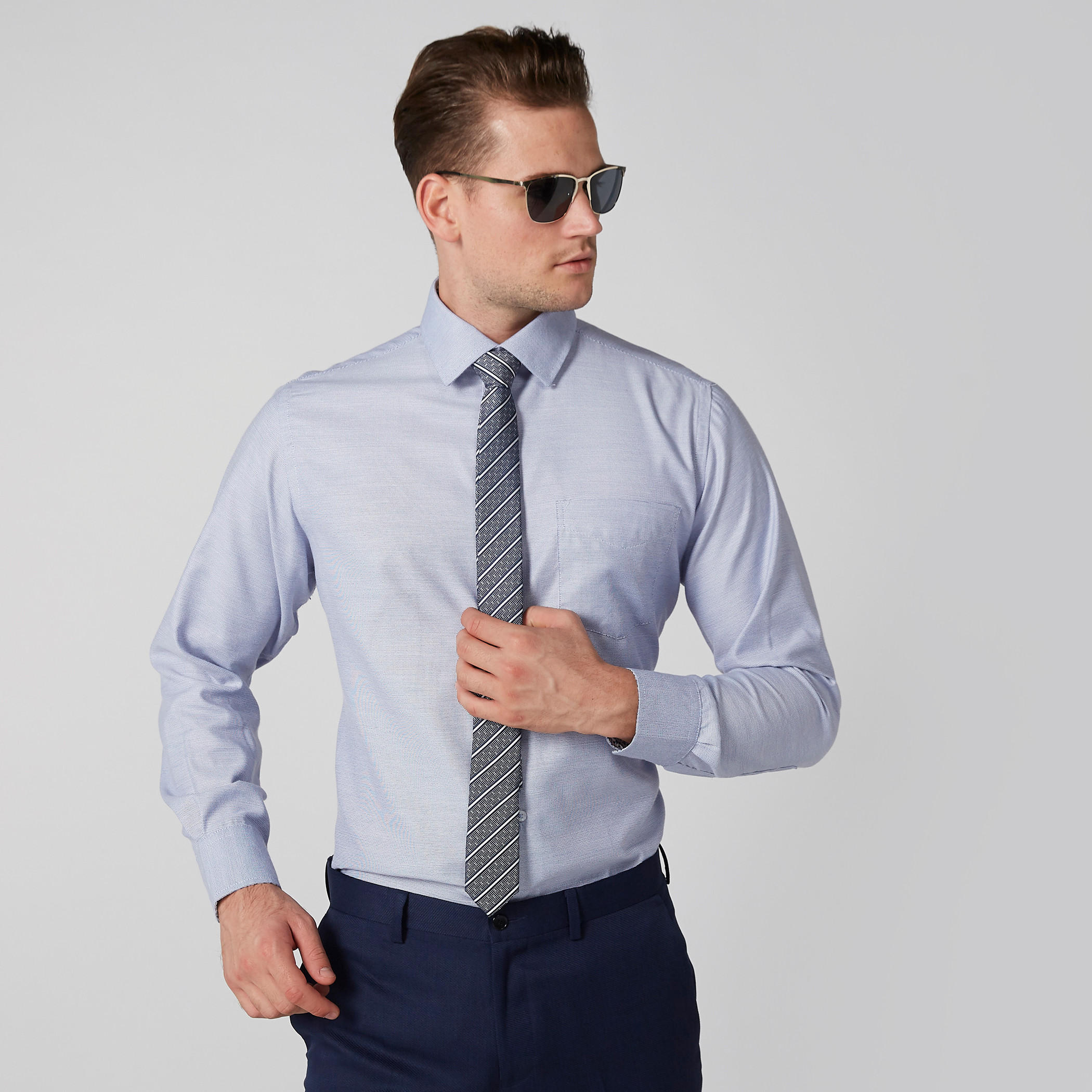 ربطة عنق مقلّمة-men-tiesandcufflinks-pocketsquares-image-2