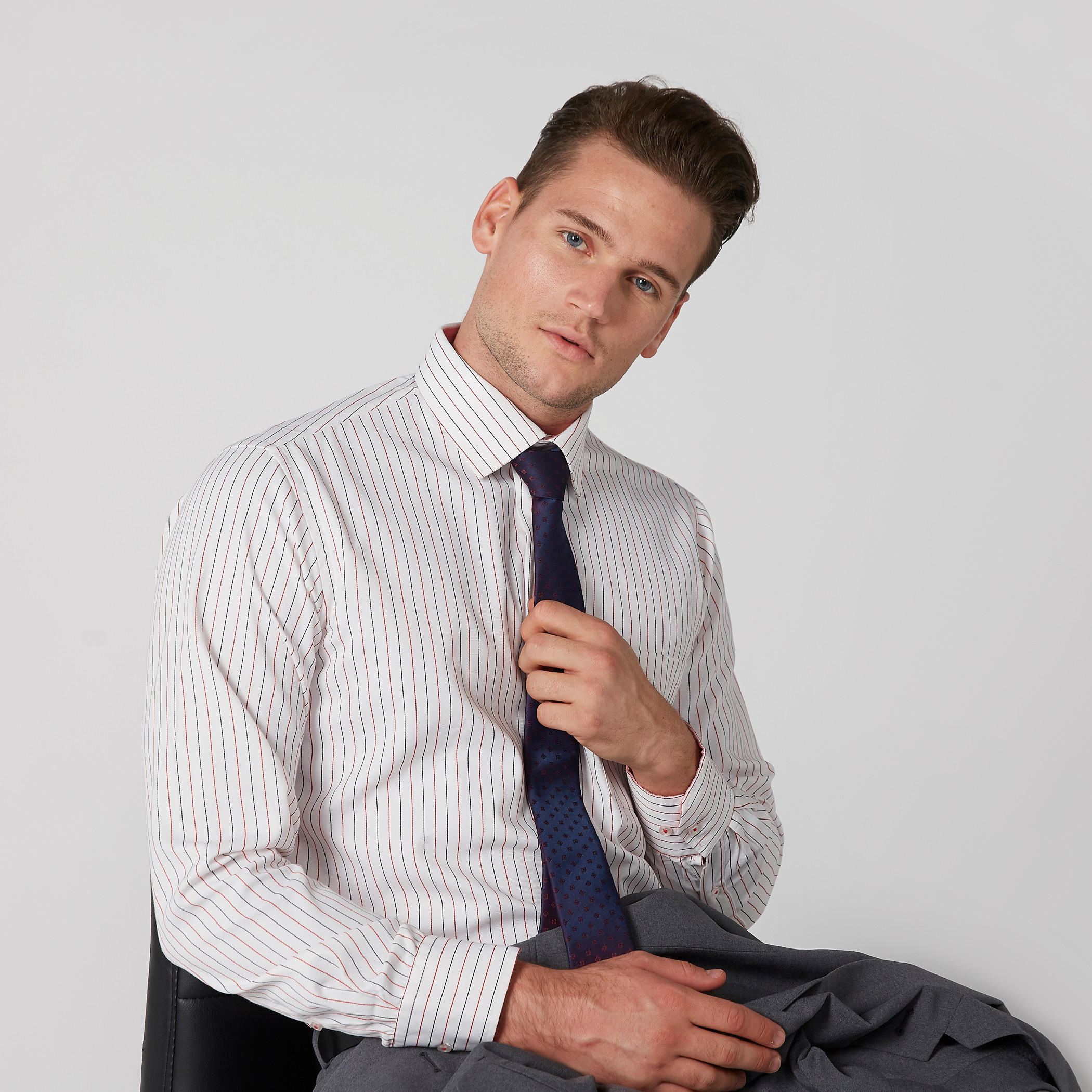 ربطة عنق بارزة الملمس-men-tiesandcufflinks-pocketsquares-image-3
