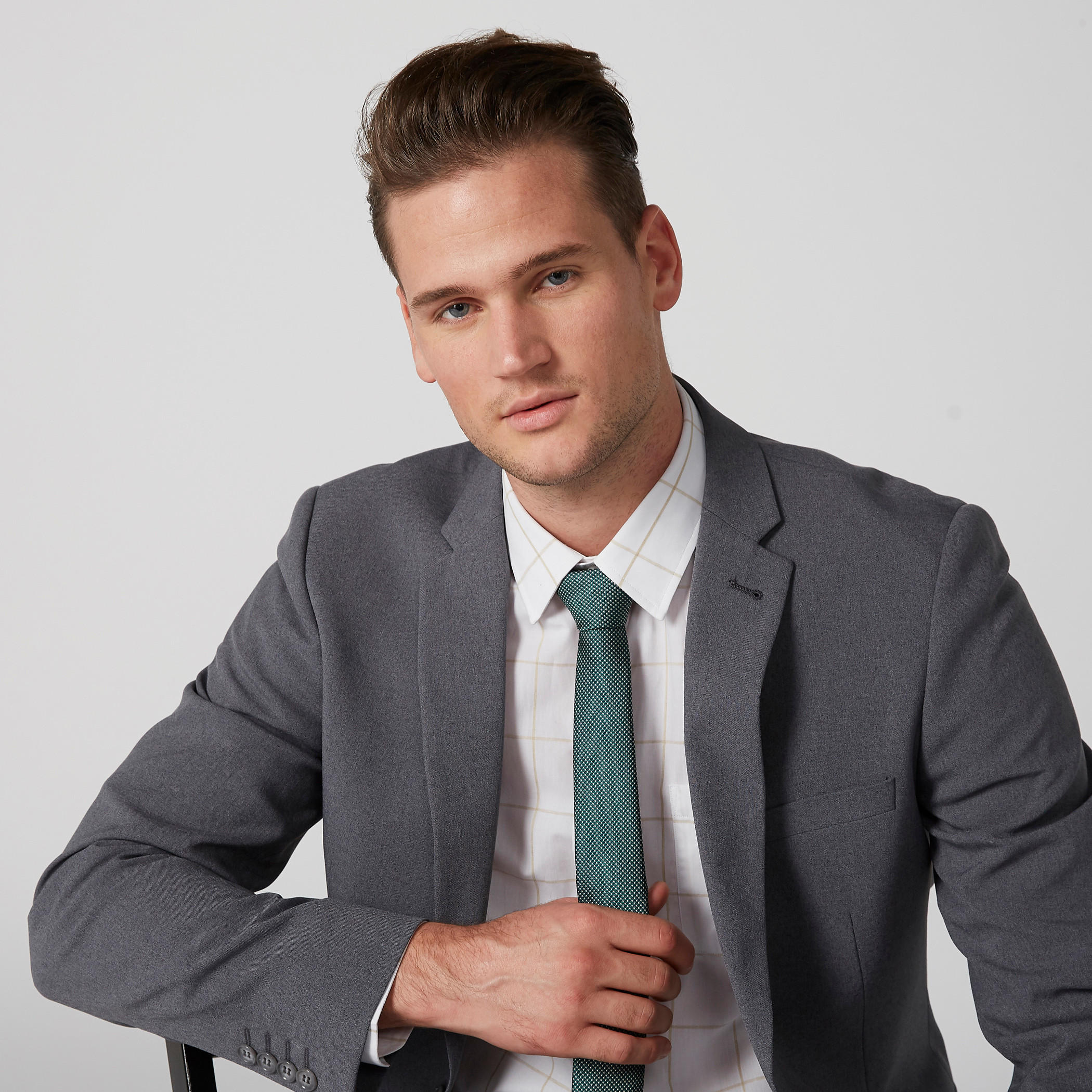 ربطة عنق مربوطة بعقدة تثبيت-men-tiesandcufflinks-pocketsquares-image-3