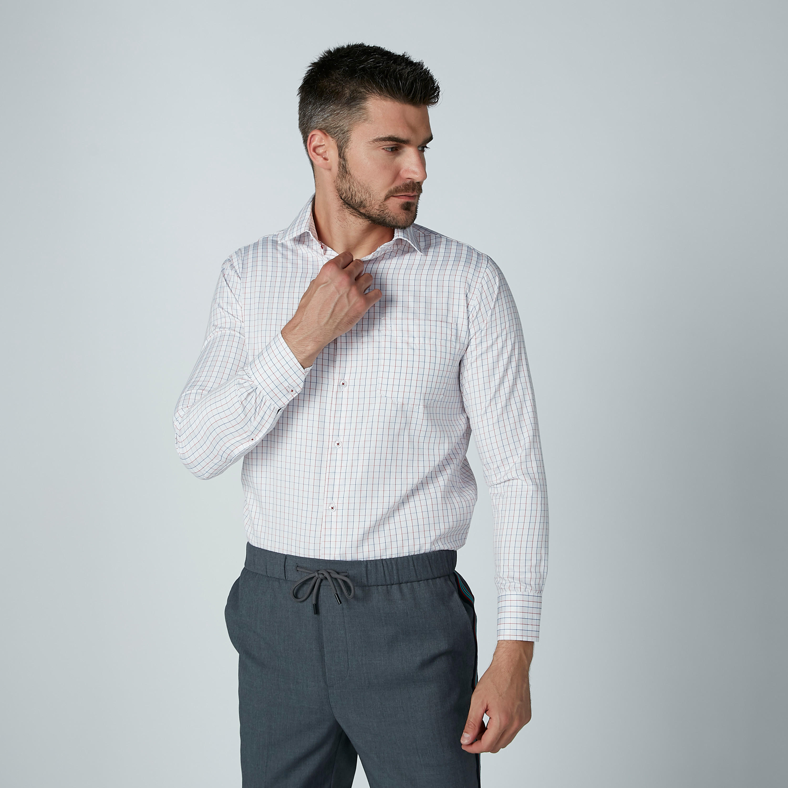 قميص مربعات سهل الكي بأكمام طويلة وجيب على الصدر-men-clothing-shirts-image-5