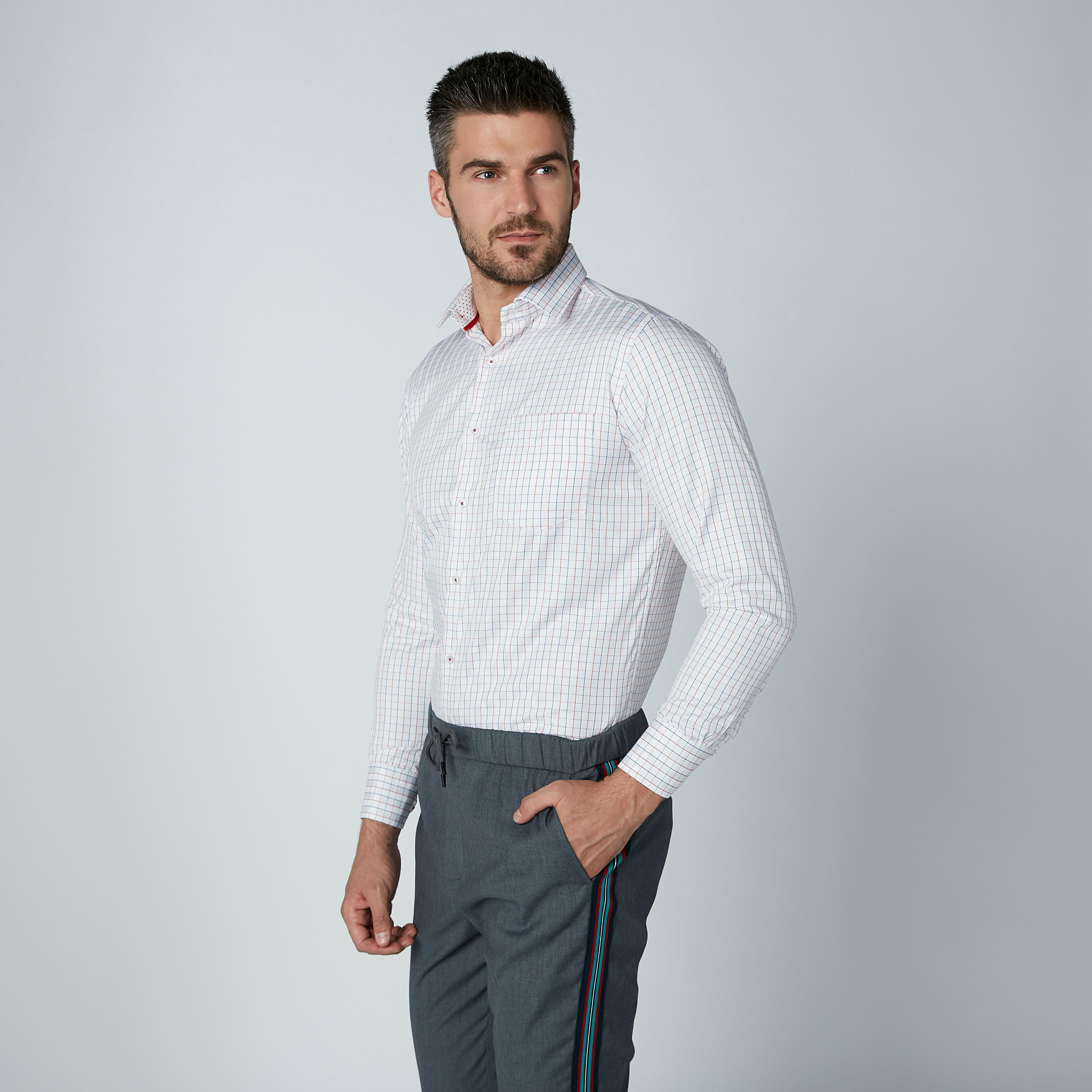 قميص مربعات سهل الكي بأكمام طويلة وجيب على الصدر-men-clothing-shirts-image-4