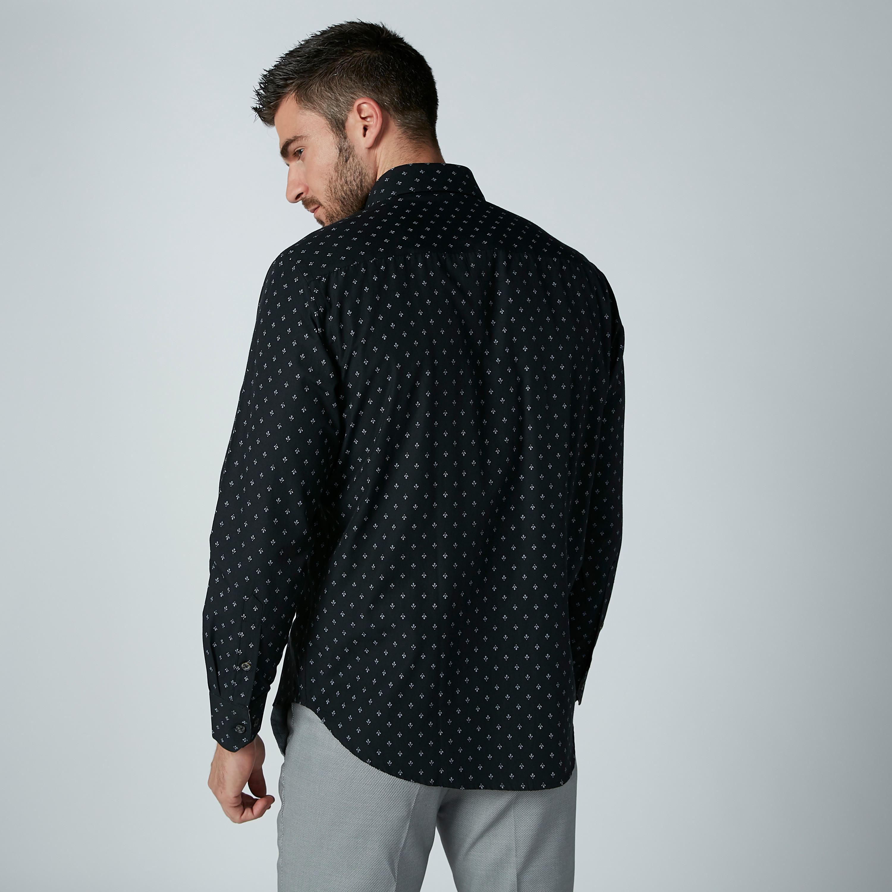 قميص سهل الكي بياقة عادية وأكمام طويلة وطبعات-men-clothing-shirts-image-4