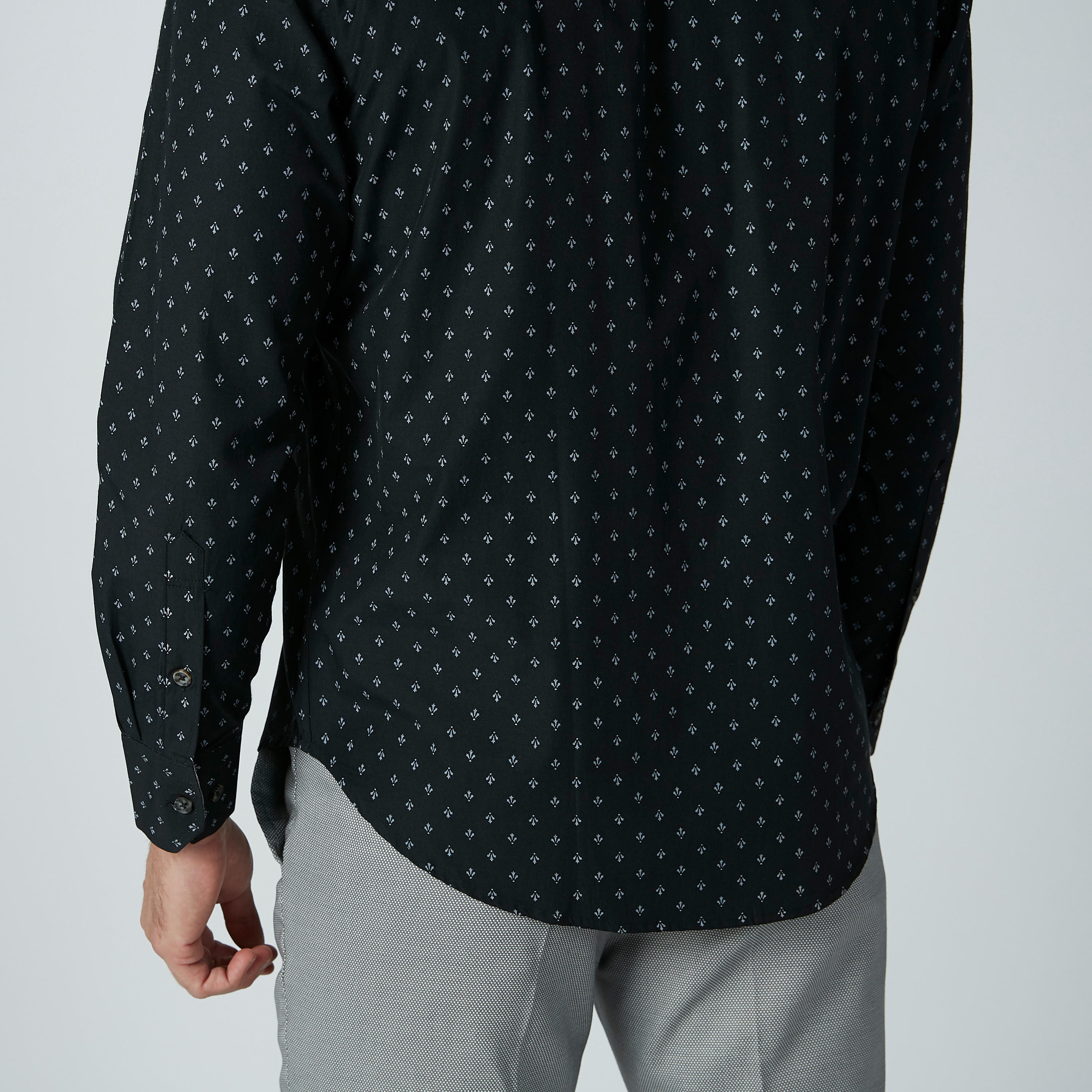 قميص سهل الكي بياقة عادية وأكمام طويلة وطبعات-men-clothing-shirts-image-6