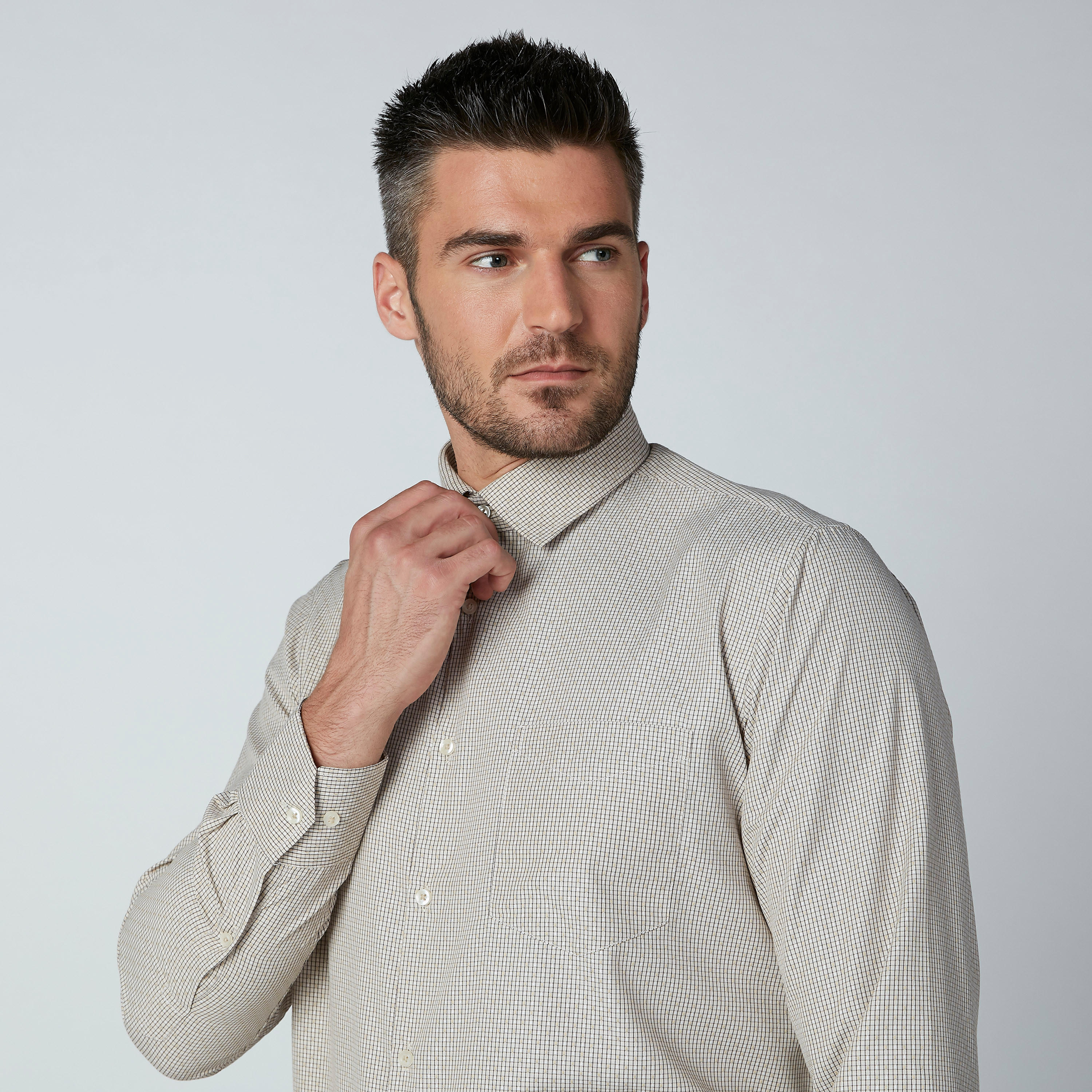 قميص مربعات سهل الكي بأكمام طويلة وجيب على الصدر-men-clothing-shirts-image-3