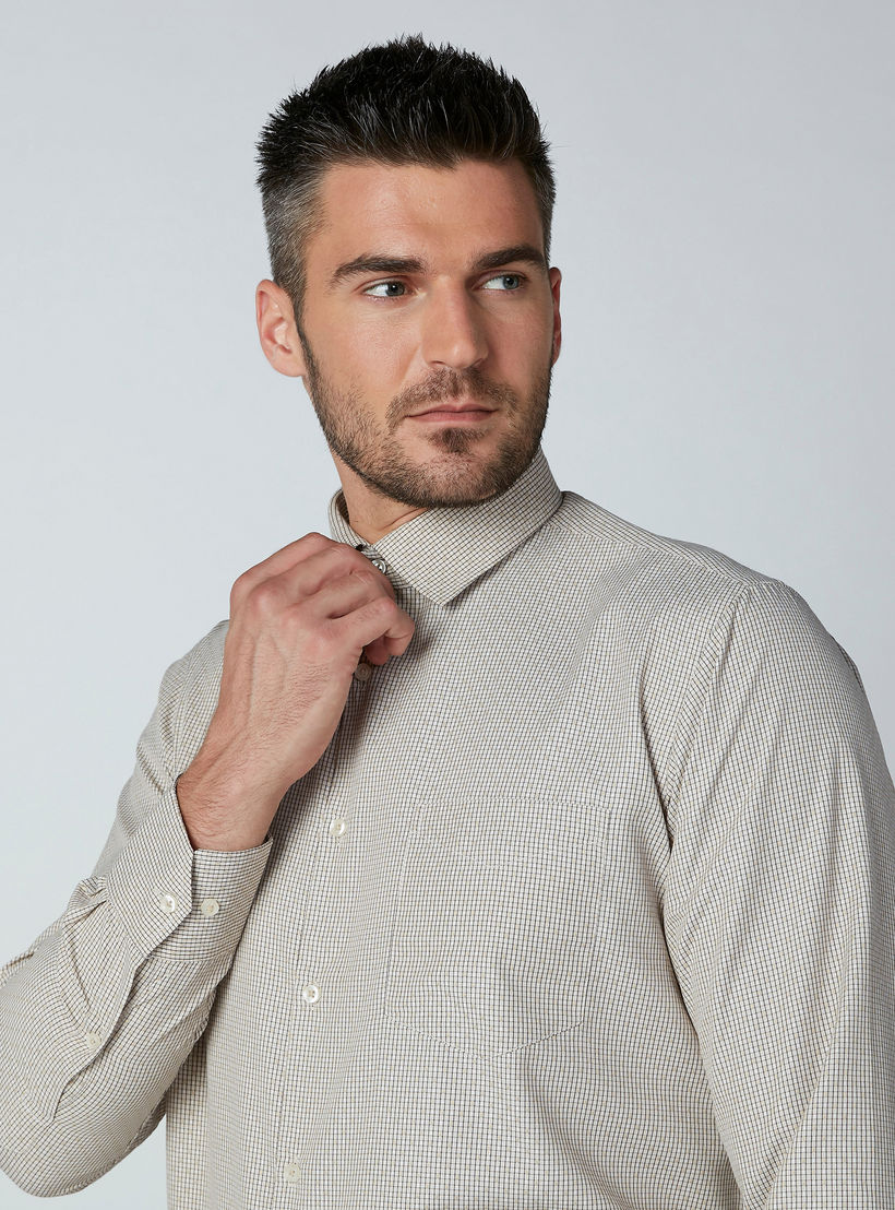 قميص مربعات سهل الكي بأكمام طويلة وجيب على الصدر-men-clothing-shirts-image-3