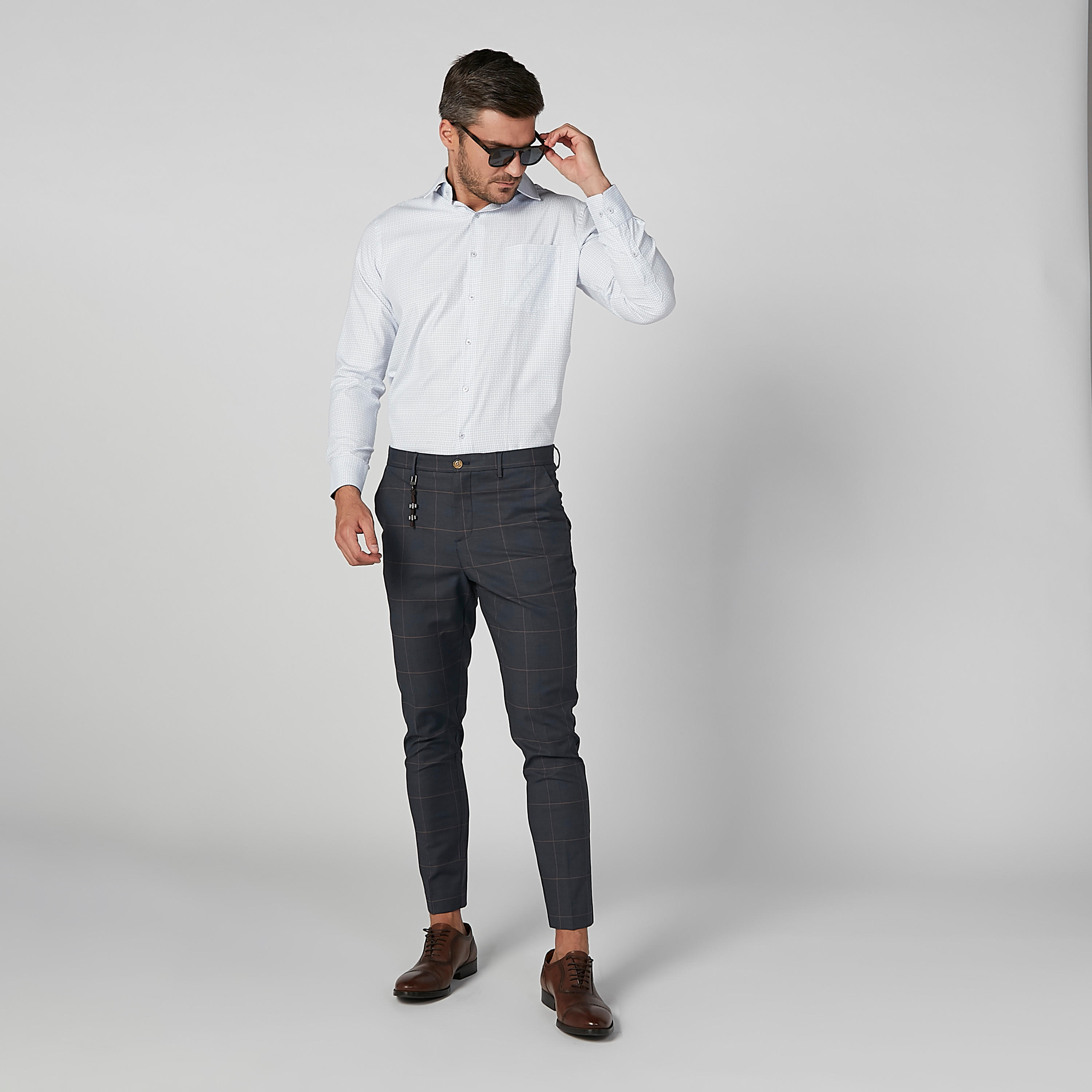 قميص سهل الكي بأكمام طويلة وجيب على الصدر وطبعات-men-clothing-shirts-image-4
