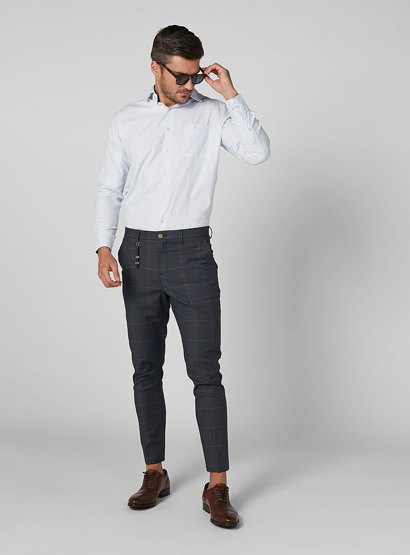 قميص سهل الكي بأكمام طويلة وجيب على الصدر وطبعات-men-clothing-shirts-image-4