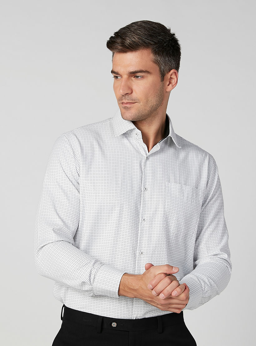 قميص مربعات سهل الكي بأكمام طويلة وجيب على الصدر-men-clothing-shirts-image-2