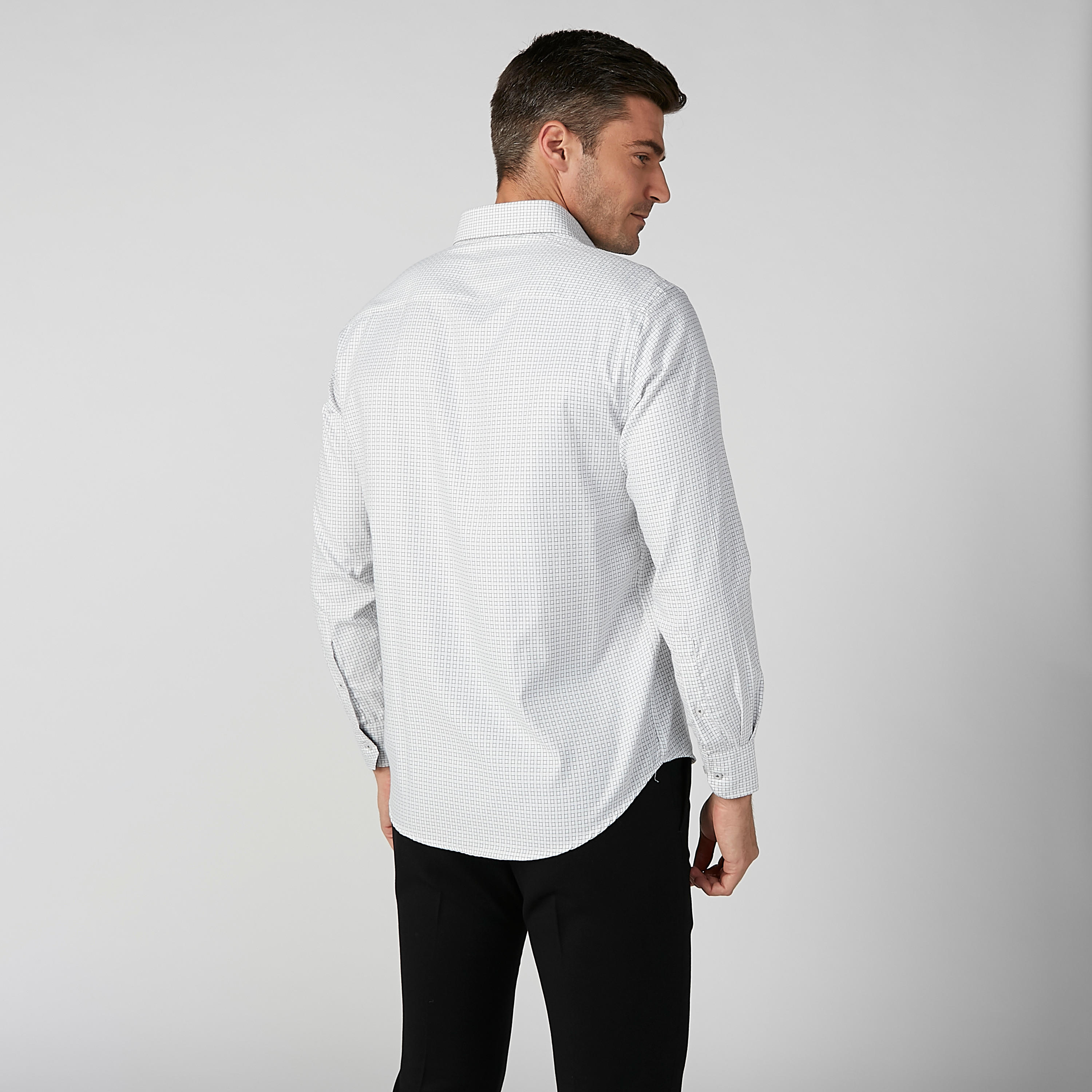 قميص مربعات سهل الكي بأكمام طويلة وجيب على الصدر-men-clothing-shirts-image-6