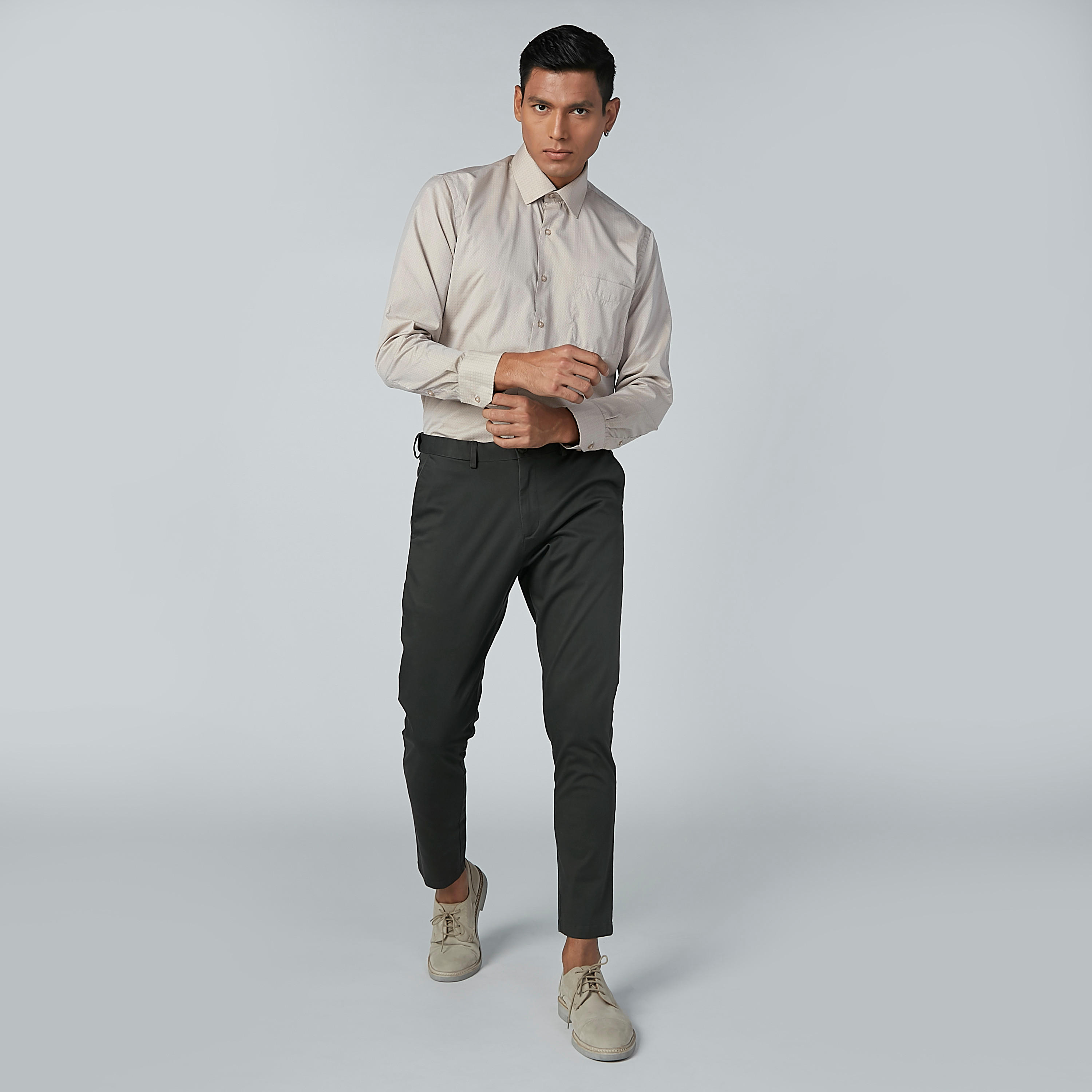 قميص سهل الكي بأكمام طويلة وجيب على الصدر-men-clothing-shirts-image-2