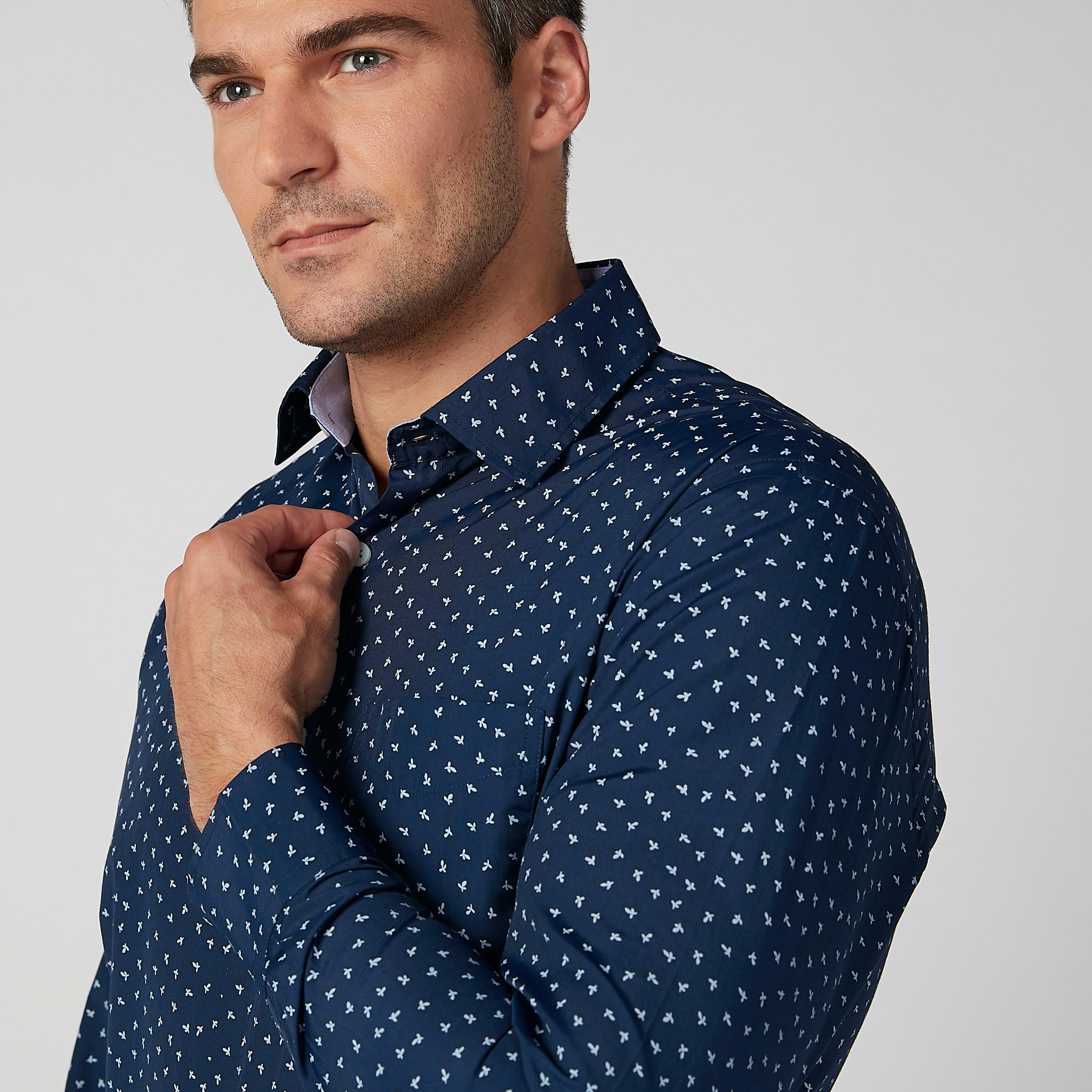 قميص سهل الكي بياقة عادية وأكمام طويلة وطبعات-men-clothing-shirts-image-4