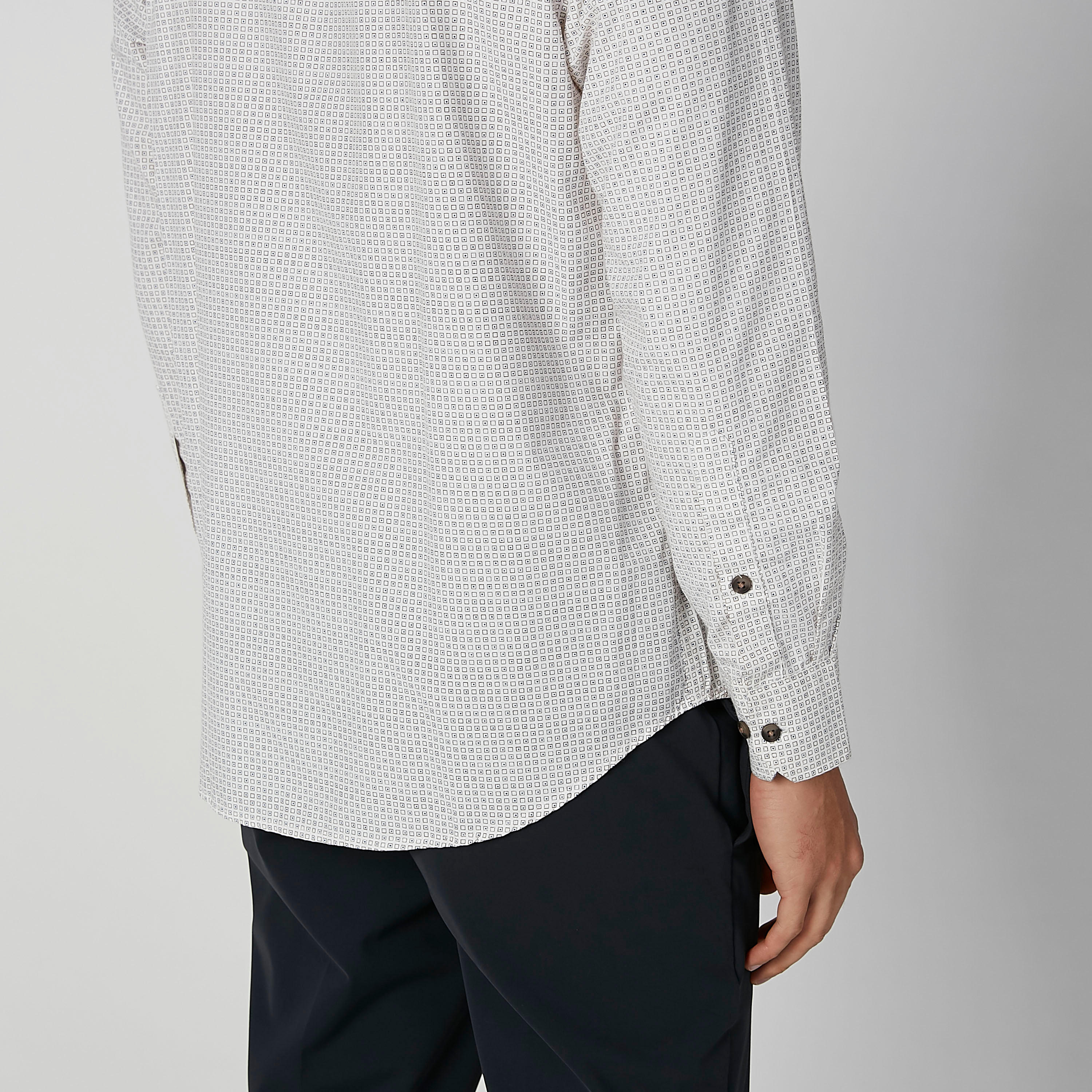 قميص سهل الكي بأكمام طويلة وجيب على الصدر وطبعات-men-clothing-shirts-image-5