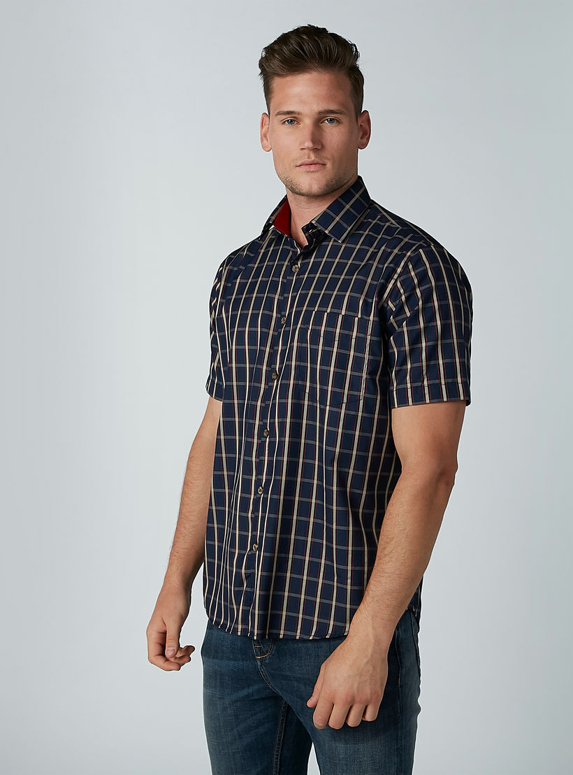قميص مربعات سهل الكي بأكمام قصيرة وجيب على الصدر -men-clothing-shirts-image-2