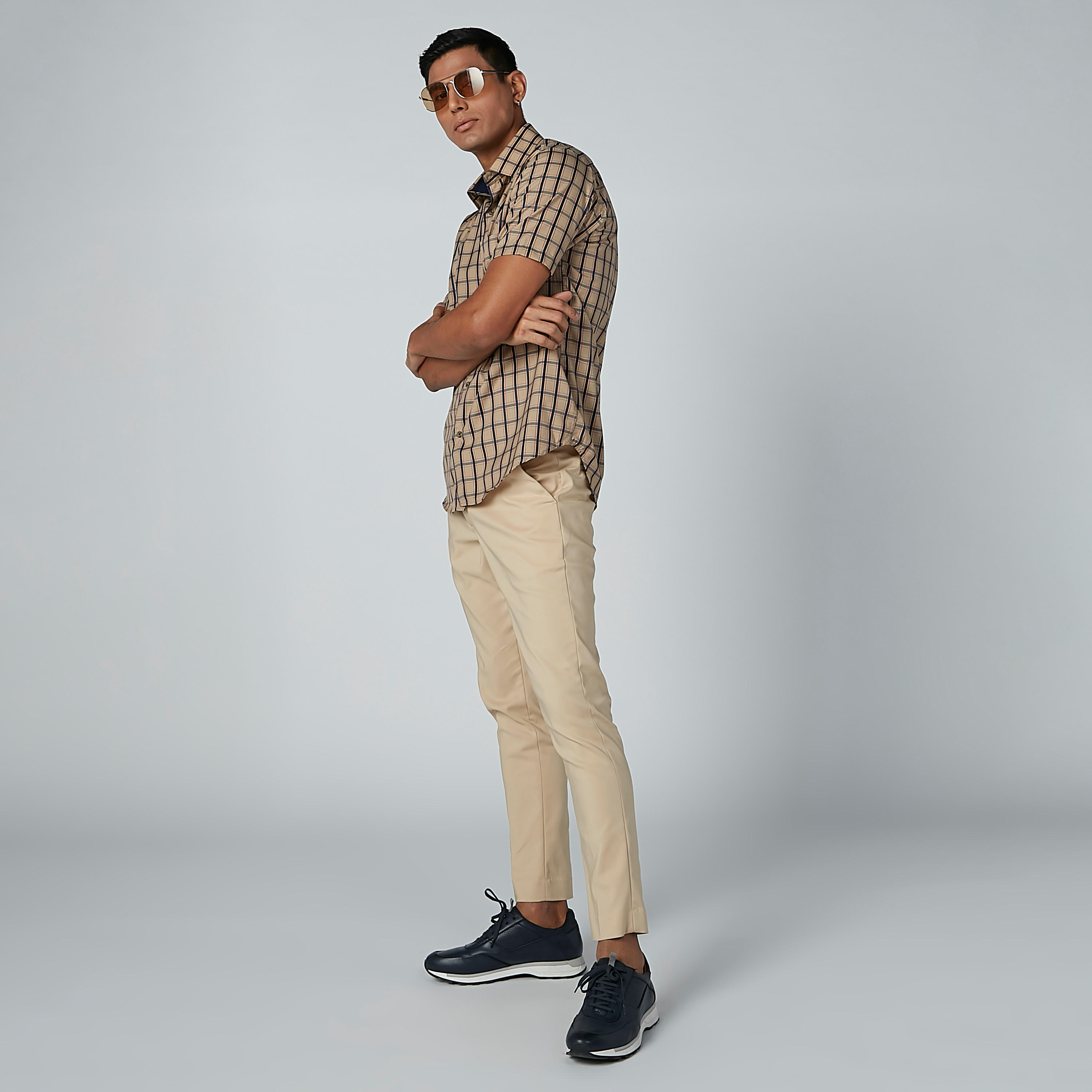 قميص مربعات سهل الكي بأكمام قصيرة وجيب على الصدر -men-clothing-shirts-image-2
