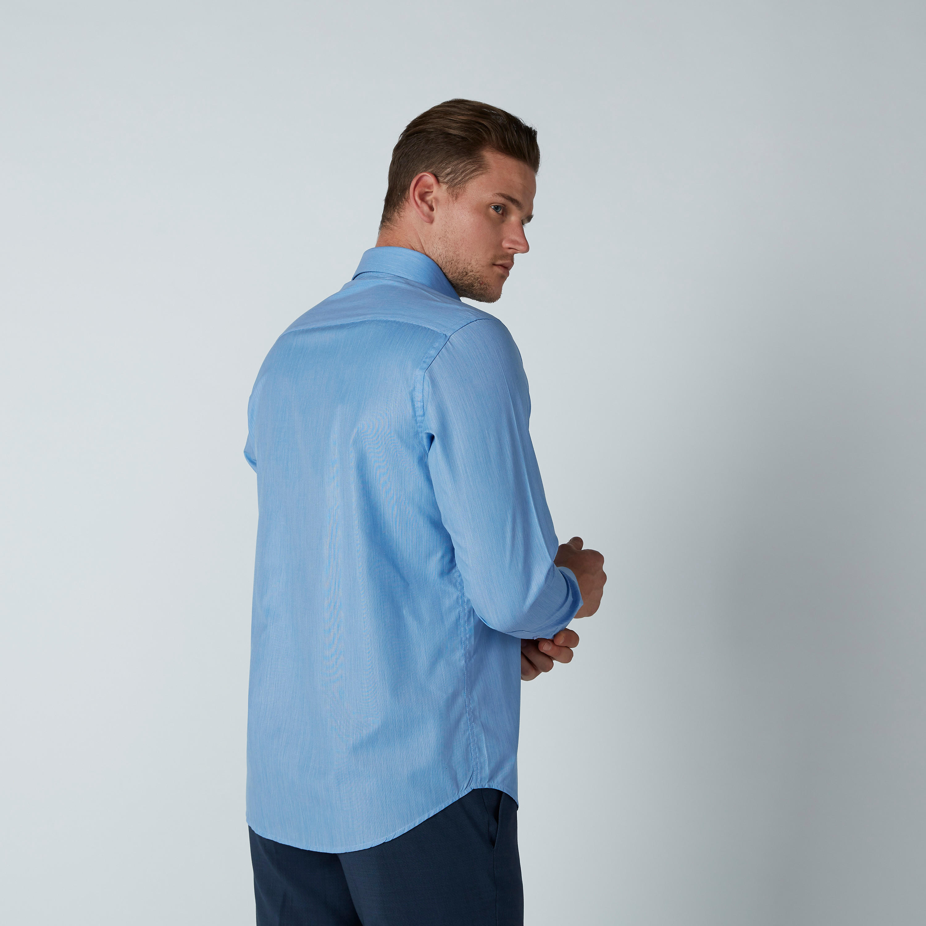 قميص رسمي سهل الكي بأكمام طويلة وجيب على الصدر-men-clothing-shirts-image-4
