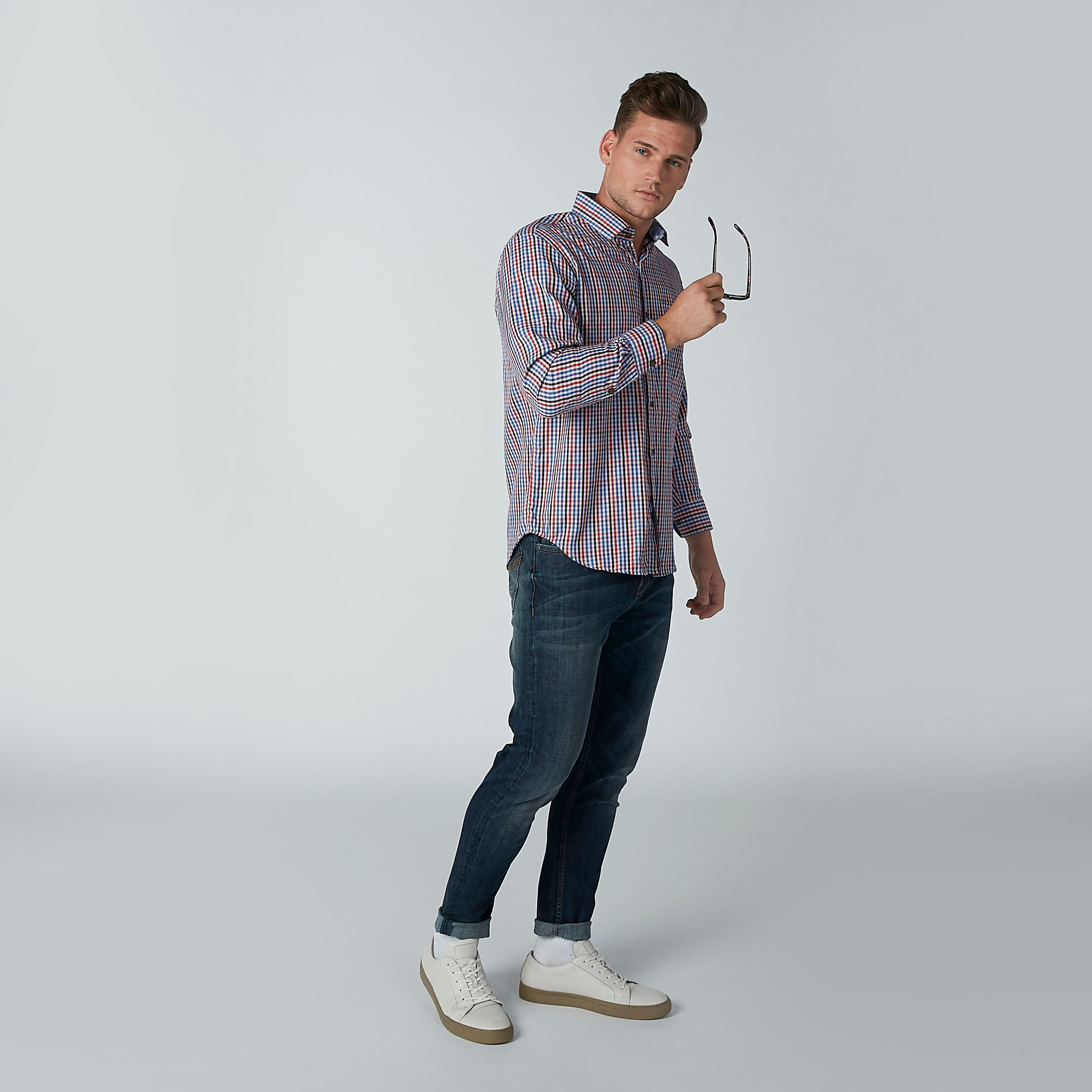 قميص مربعات سهل الكي بأكمام طويلة وجيب على الصدر-men-clothing-shirts-image-3