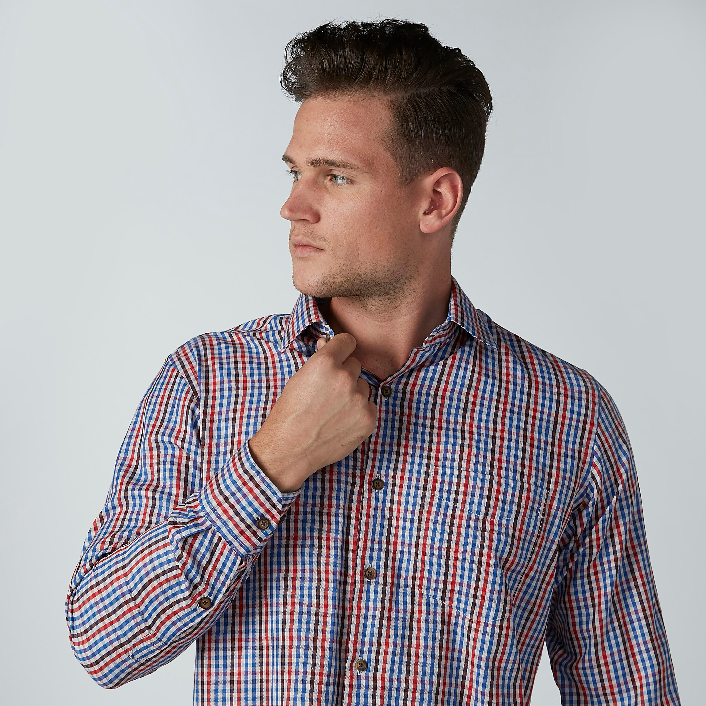 قميص مربعات سهل الكي بأكمام طويلة وجيب على الصدر-men-clothing-shirts-image-4