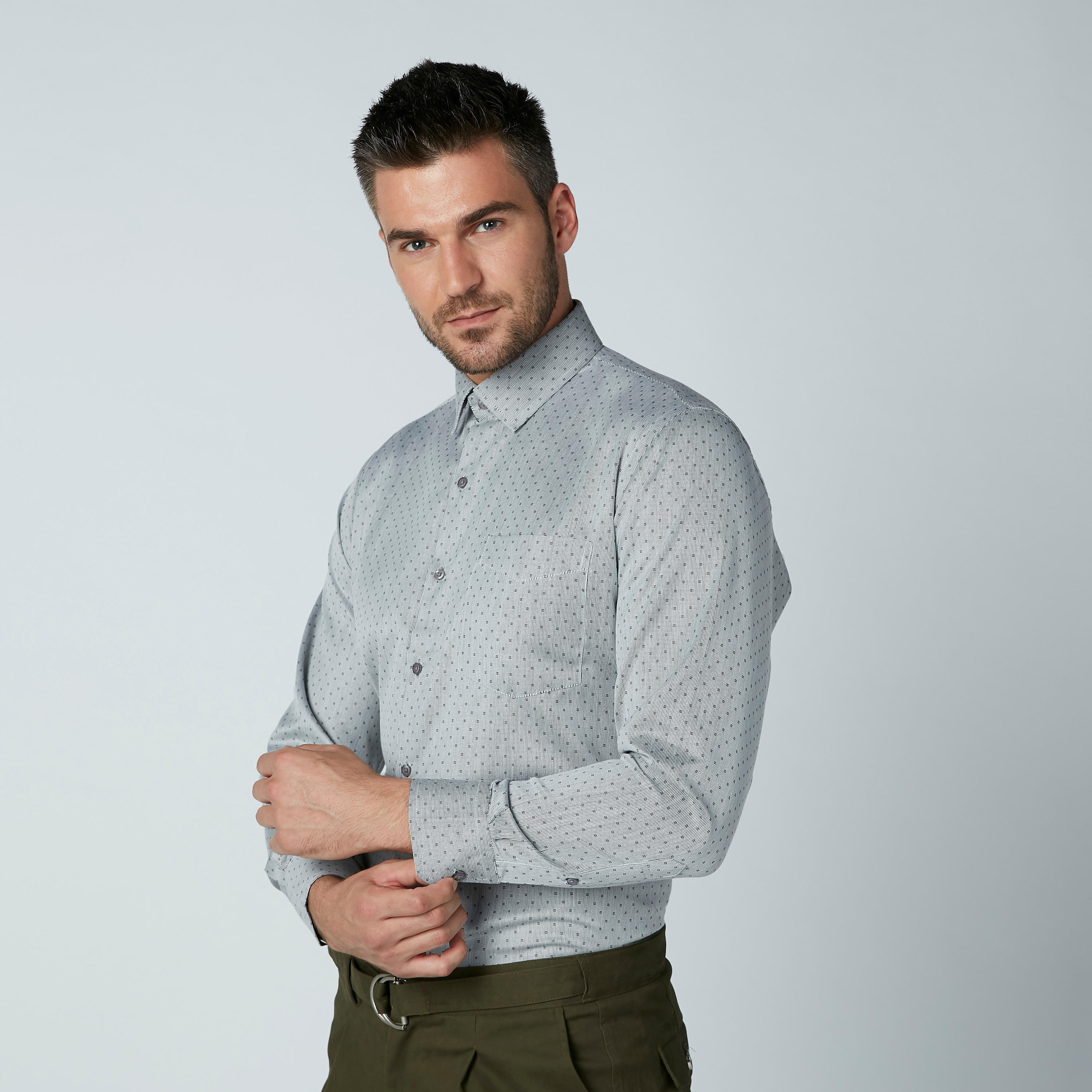 قميص سهل الكي بأكمام طويلة وجيب على الصدر وطبعات-men-clothing-shirts-image-1