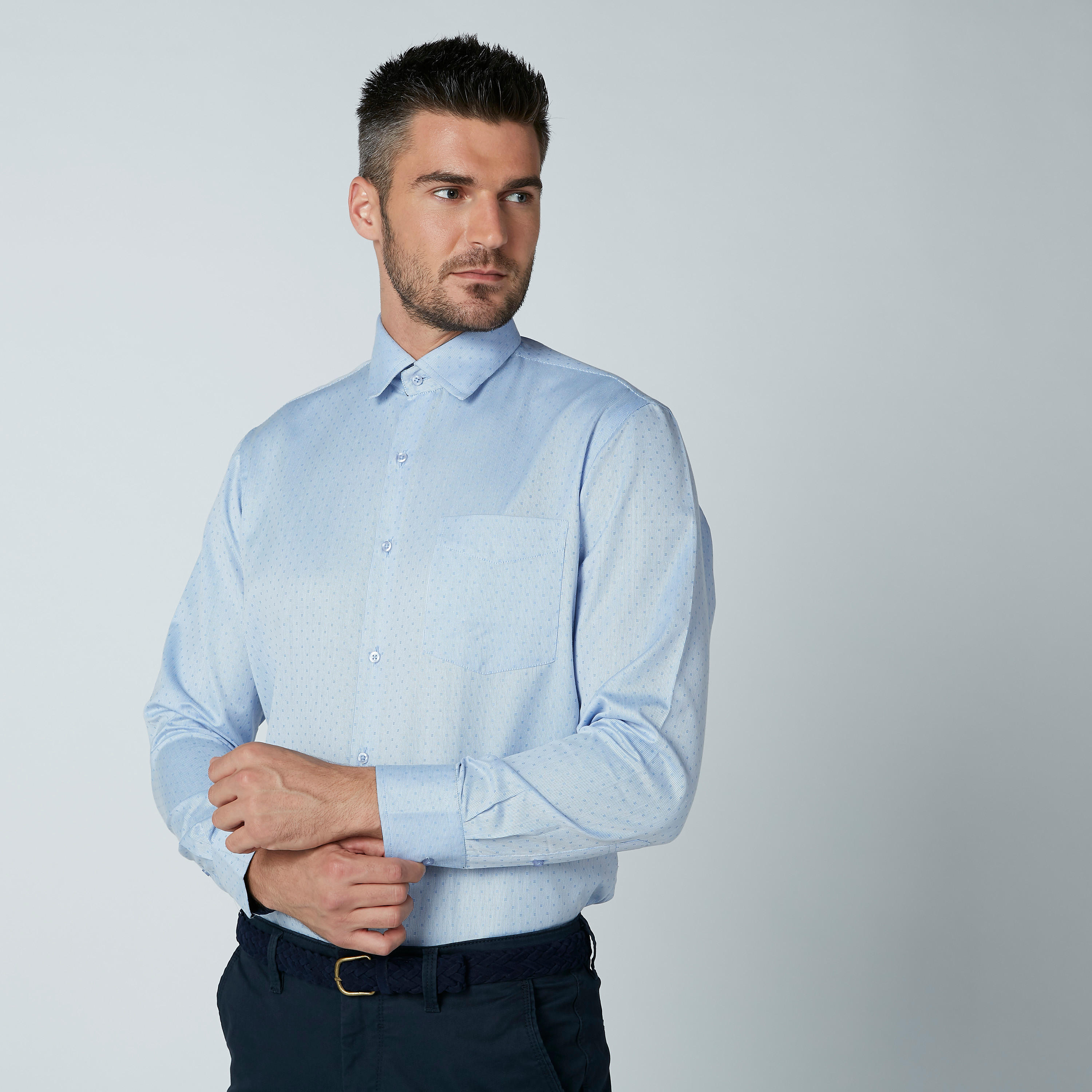 قميص رسمي سهل الكي بأكمام طويلة وجيب على الصدر-men-clothing-shirts-image-1