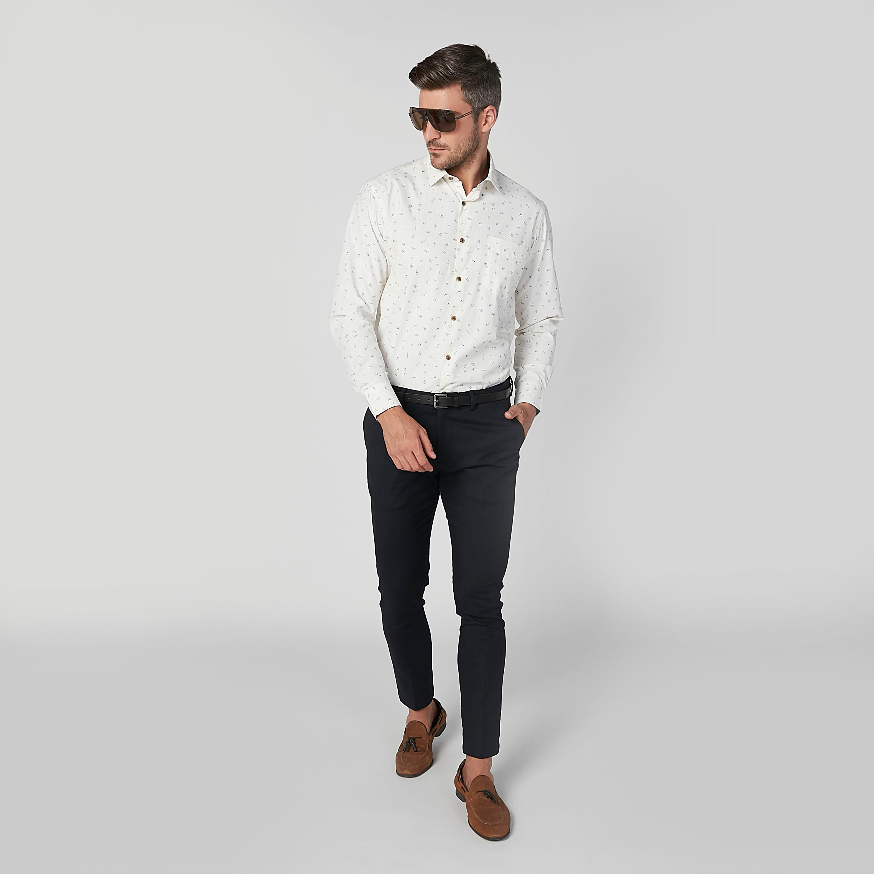 قميص سهل الكي بأكمام طويلة وجيب خارجي وطبعات-men-clothing-shirts-image-1