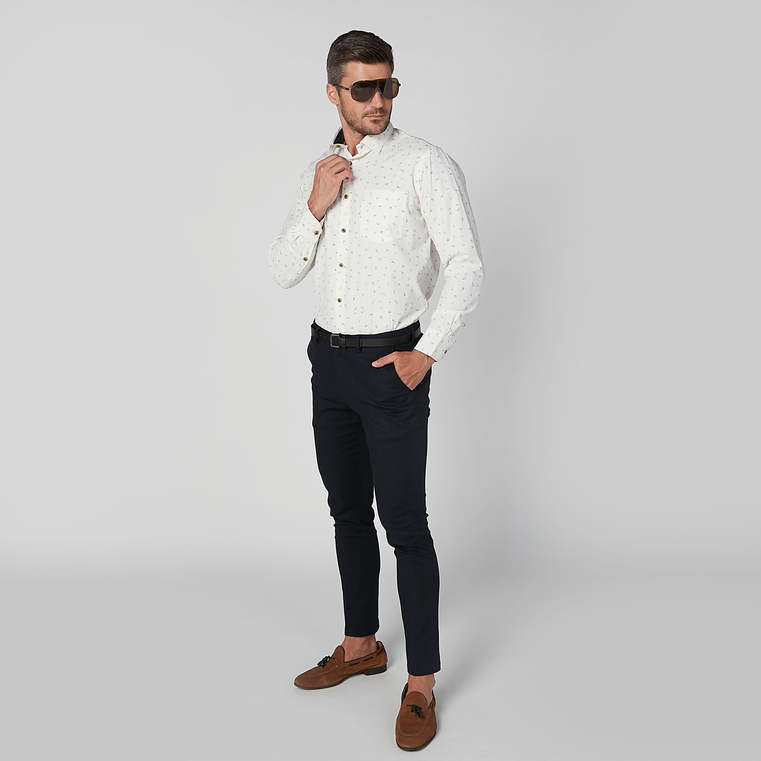 قميص سهل الكي بأكمام طويلة وجيب خارجي وطبعات-men-clothing-shirts-image-6