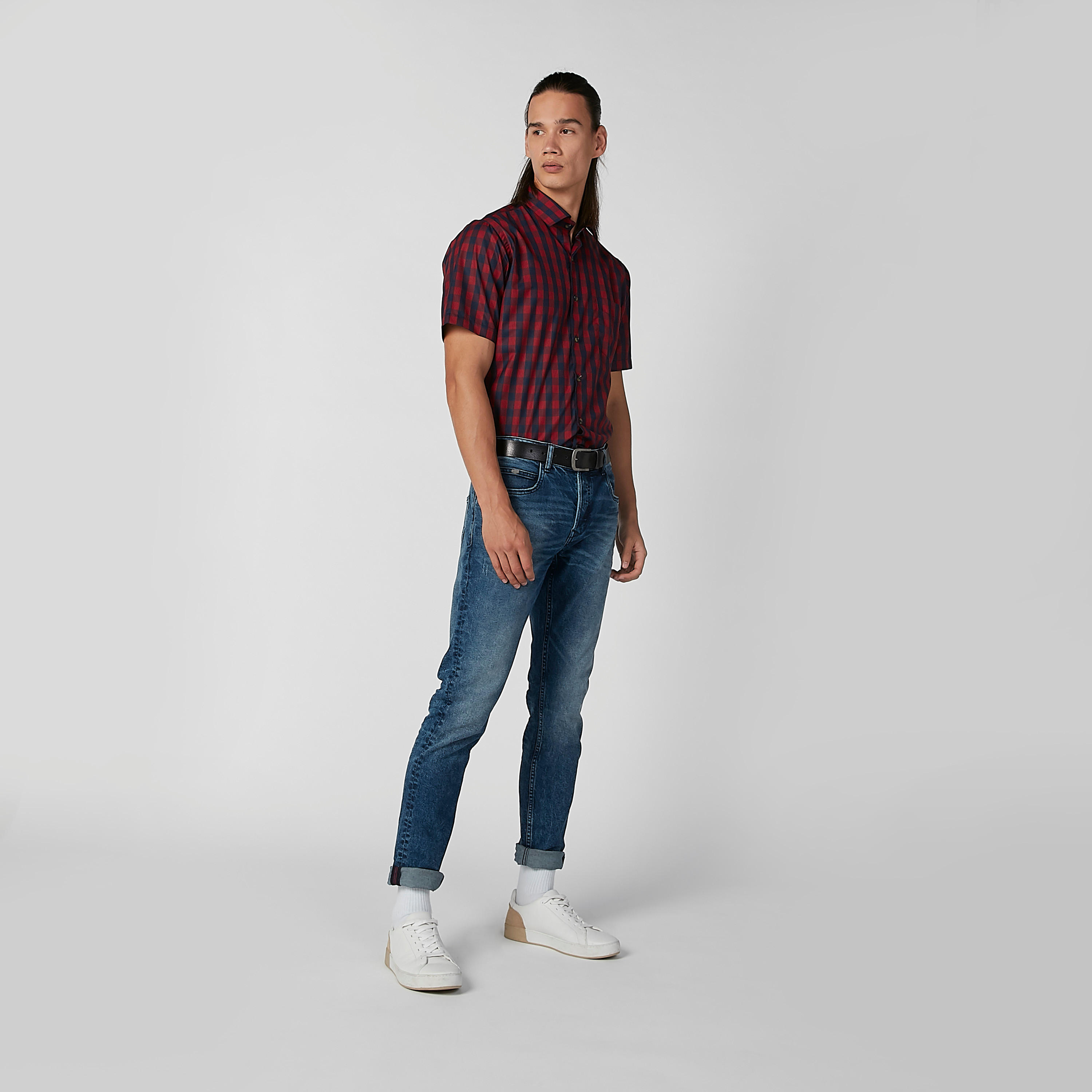 قميص مربعات سهل الكي بأكمام قصيرة وجيب على الصدر -men-clothing-shirts-image-2