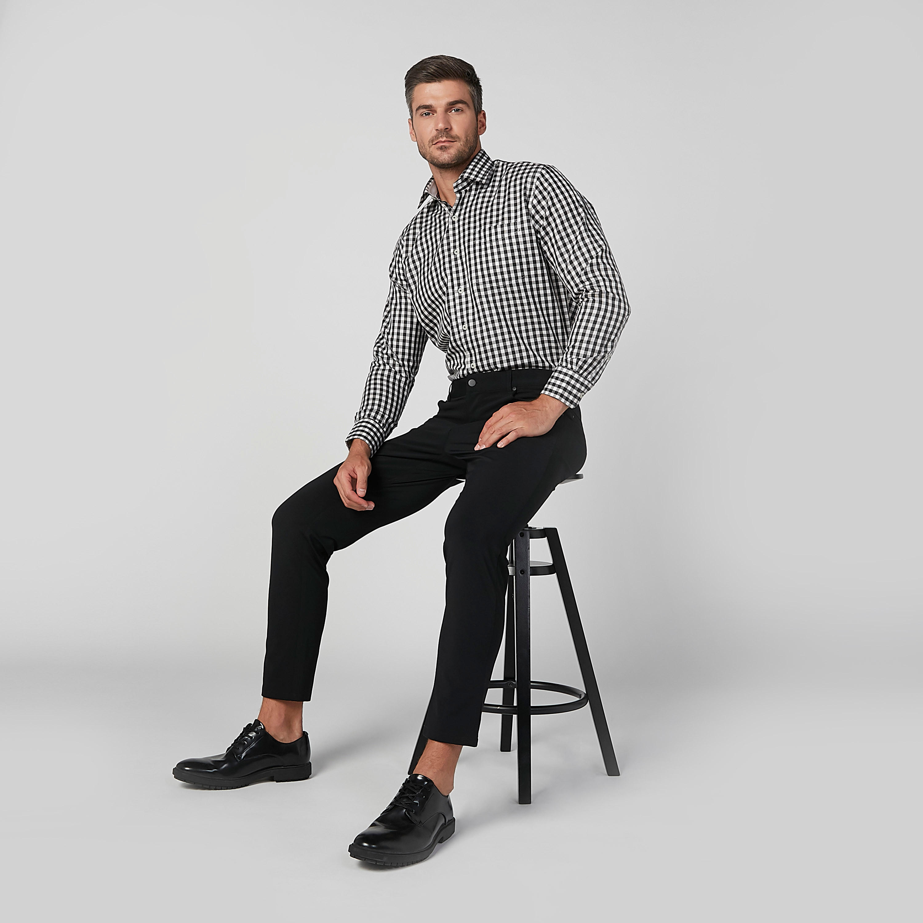 قميص مربعات سهل الكي بأكمام طويلة وجيب خارجي-men-clothing-shirts-image-1
